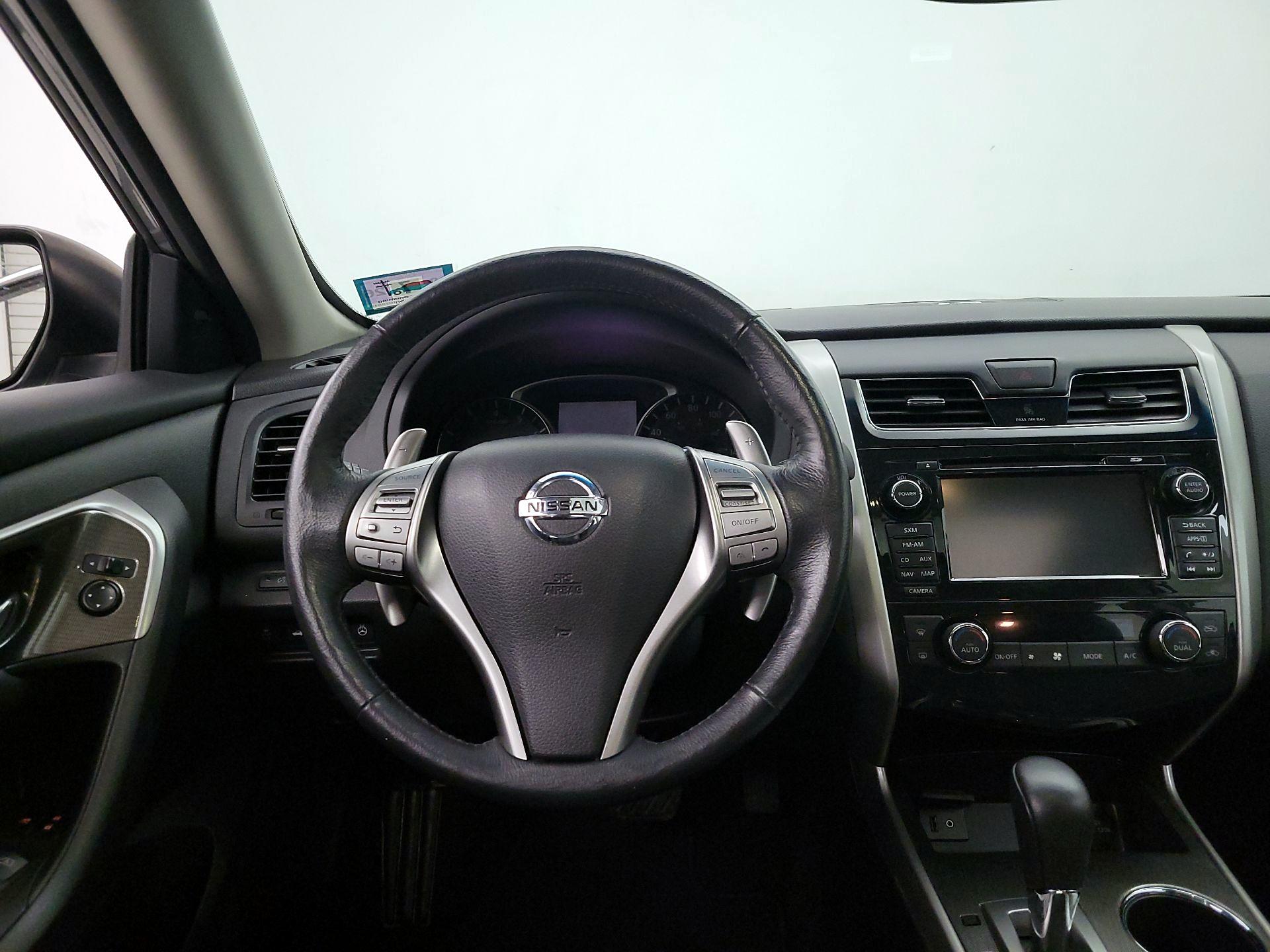 Thumbnail: 2015 Nissan Altima - 10