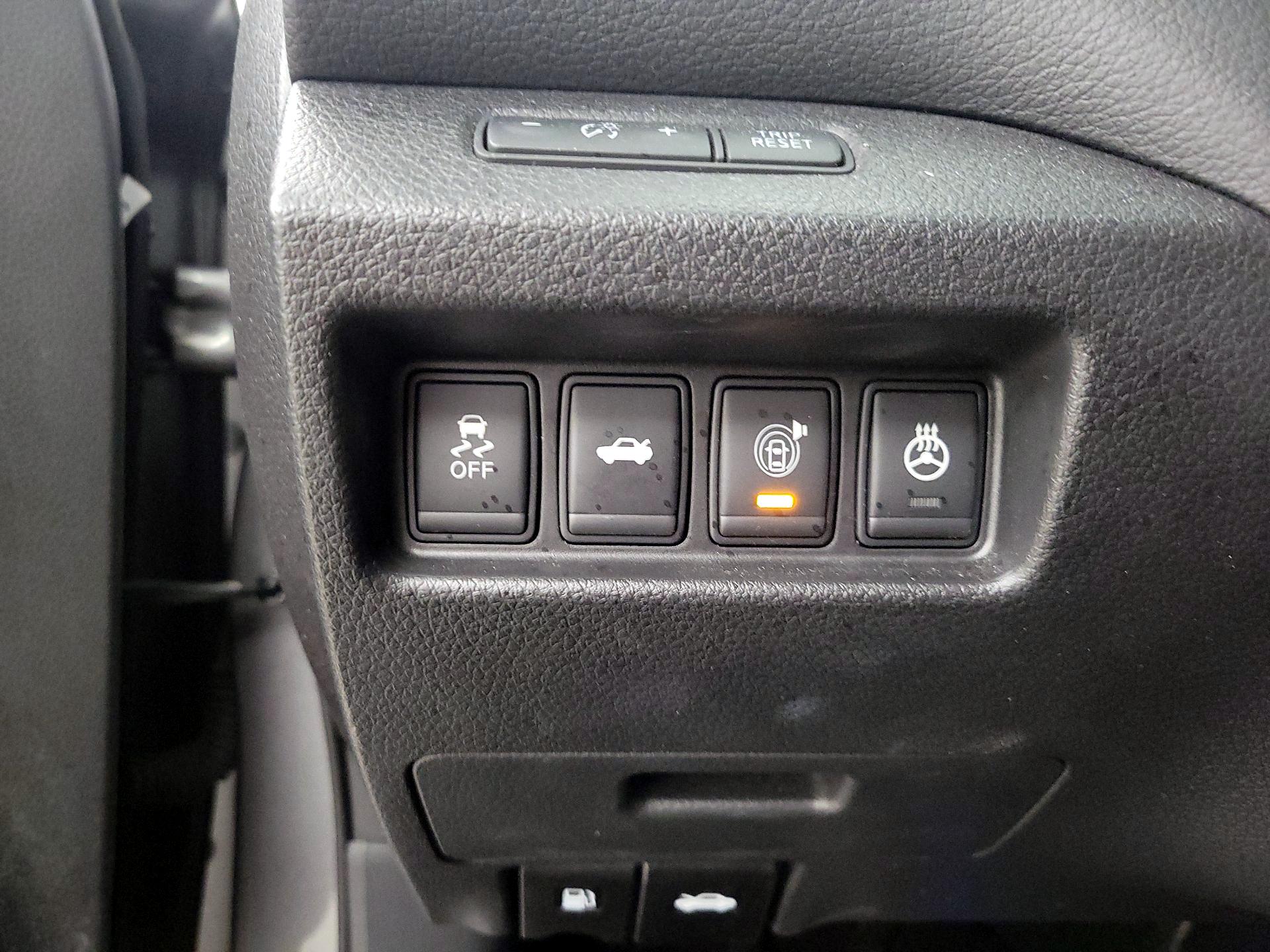 Thumbnail: 2015 Nissan Altima - 13