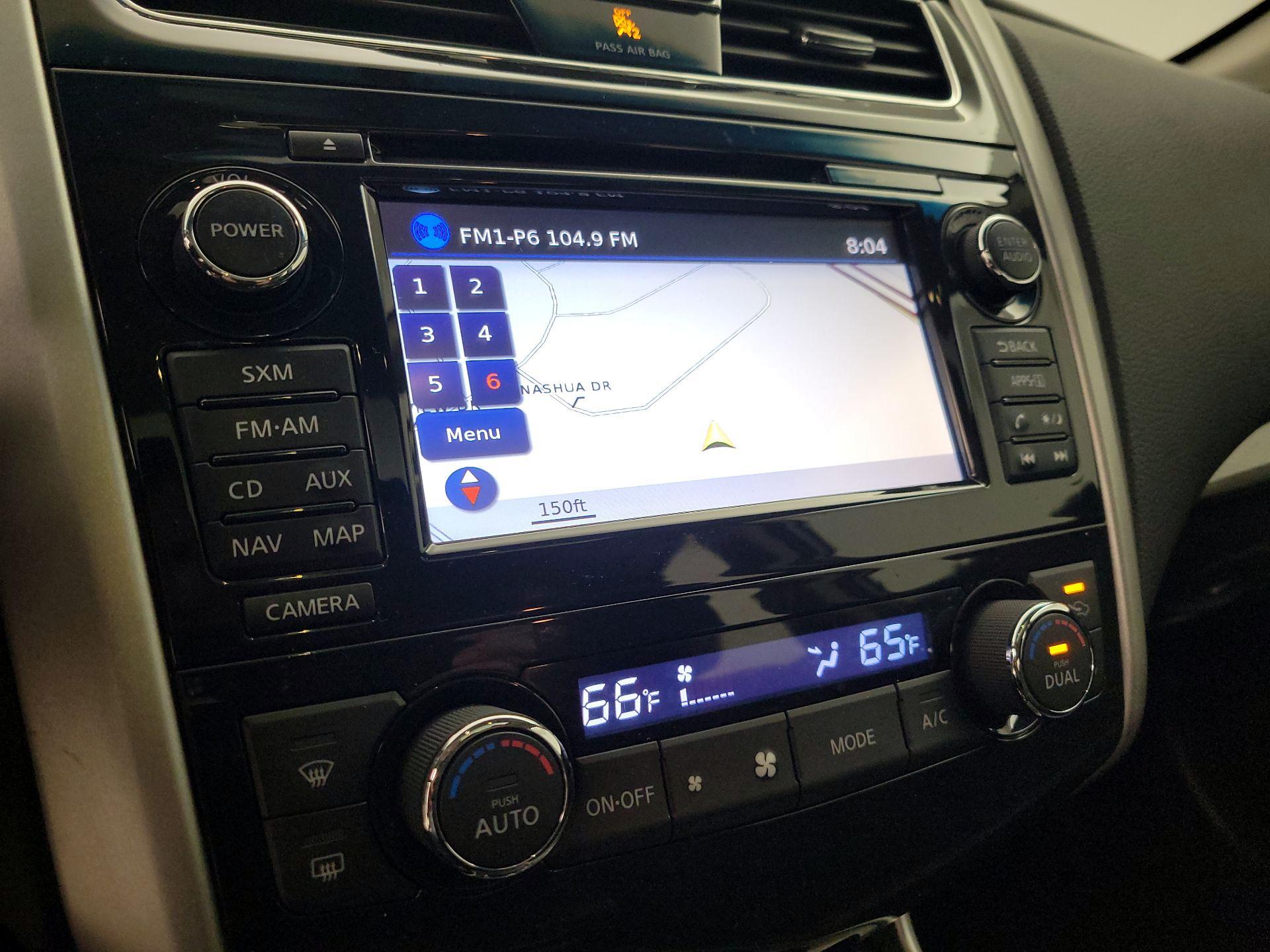 Thumbnail: 2015 Nissan Altima - 14