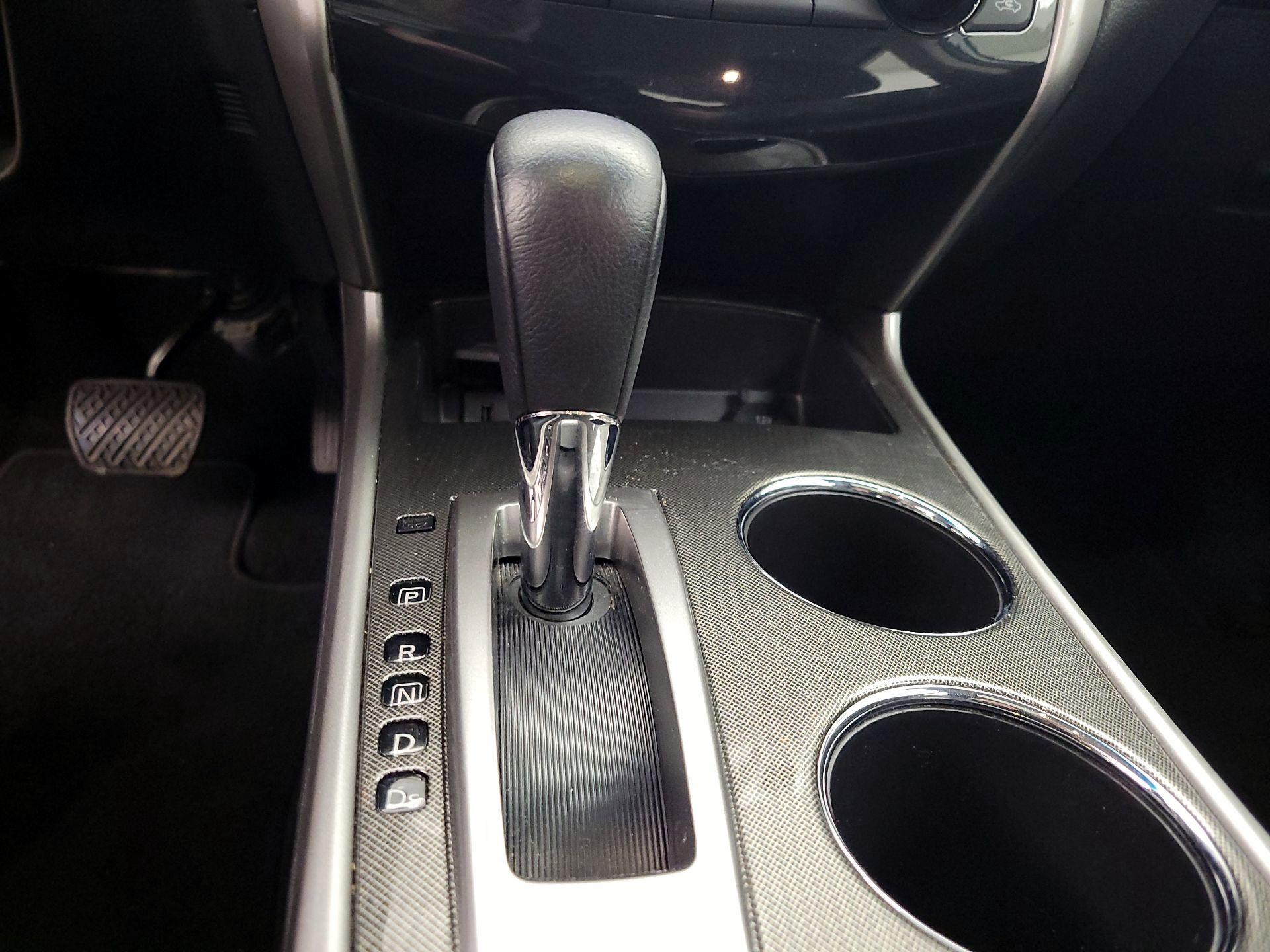 Thumbnail: 2015 Nissan Altima - 18