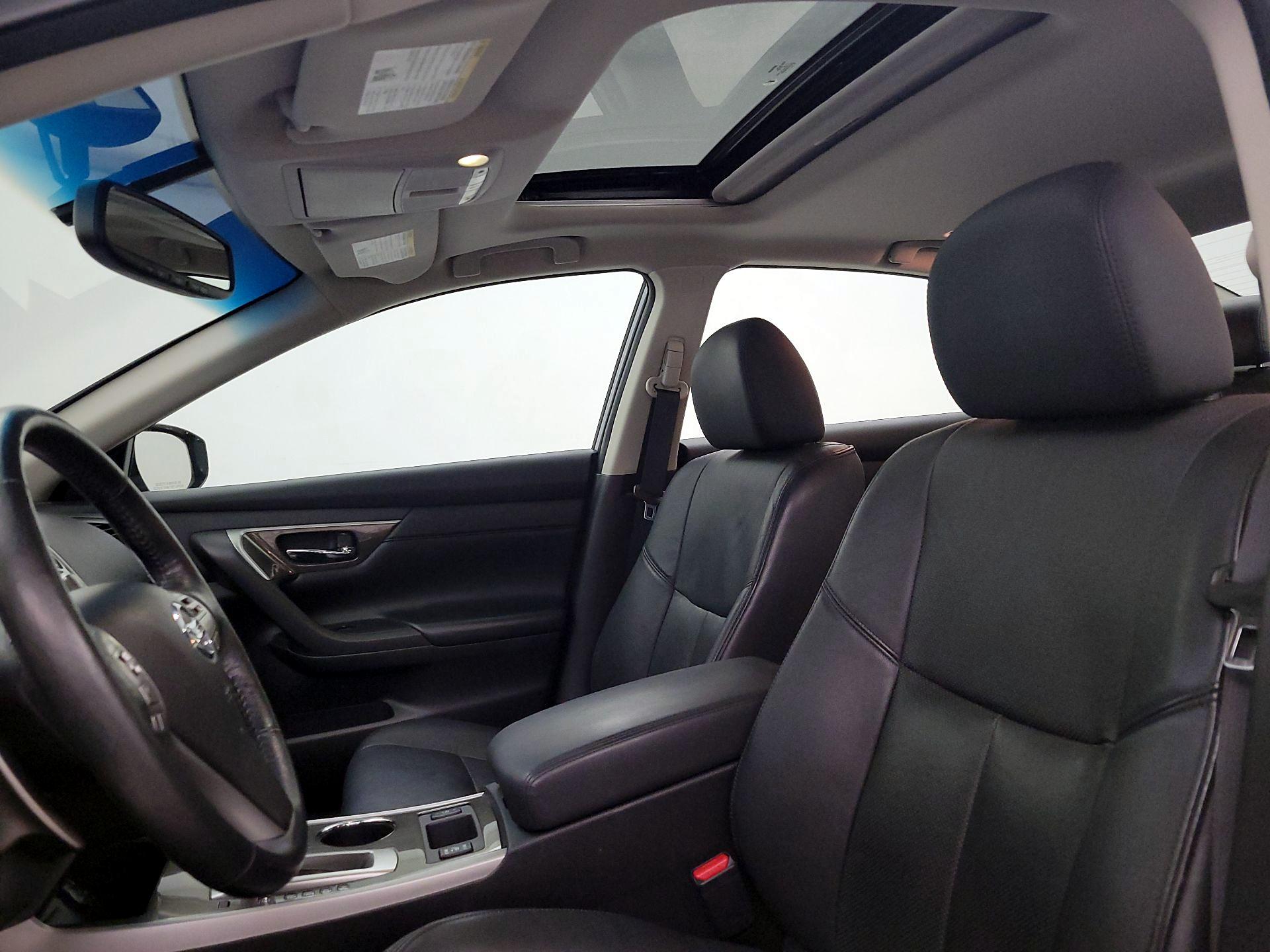 Thumbnail: 2015 Nissan Altima - 20