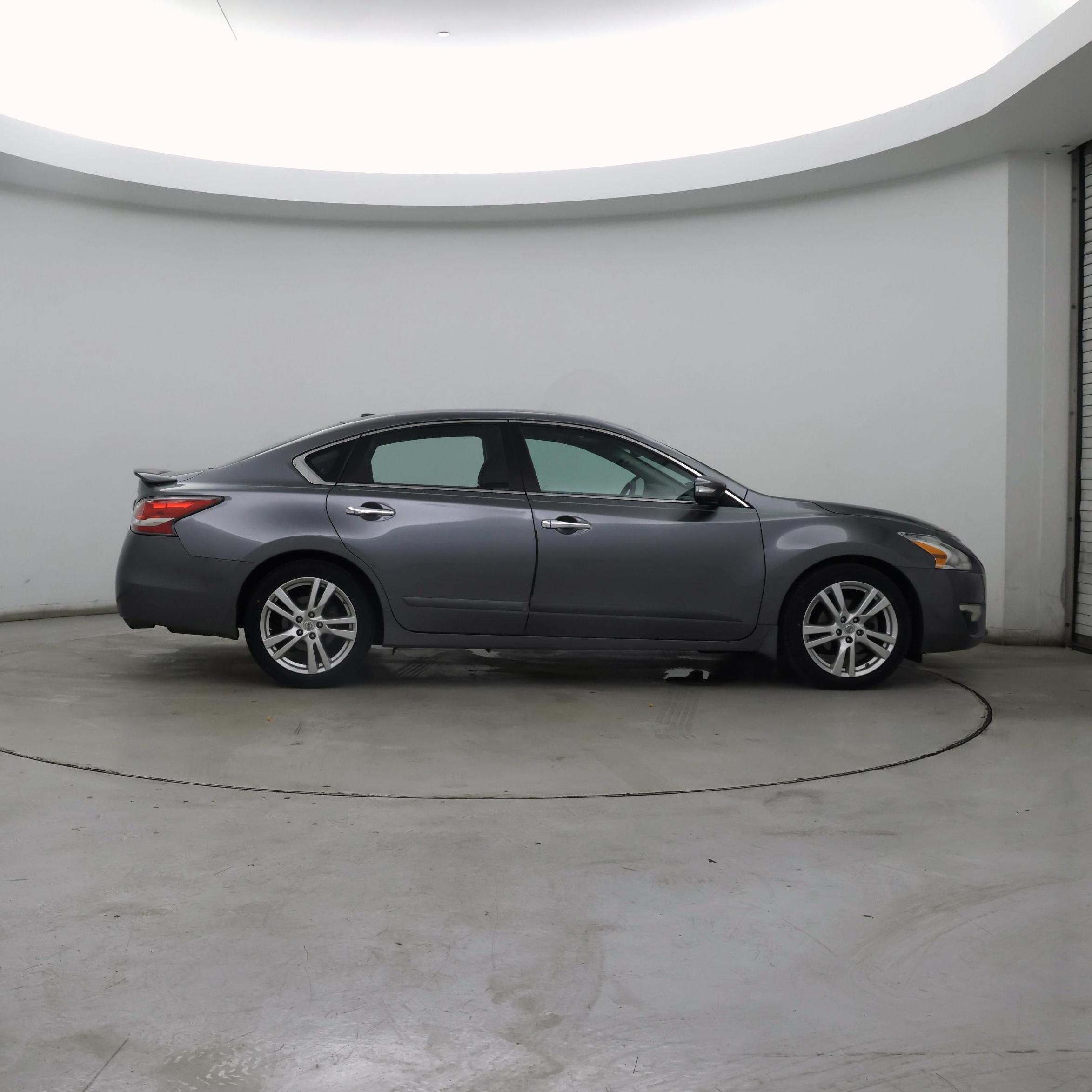 Thumbnail: 2015 Nissan Altima - 7