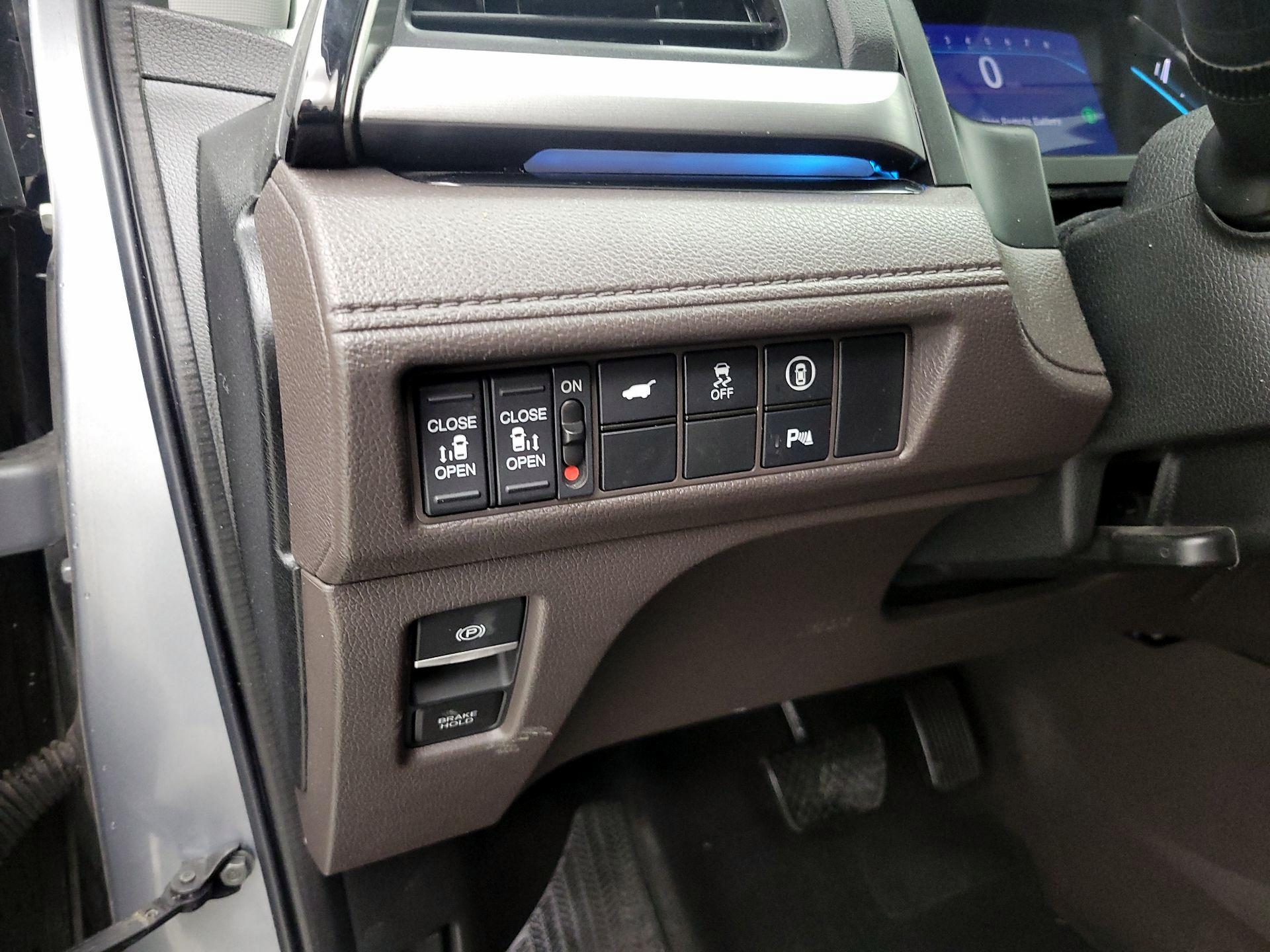 Thumbnail: 2023 Honda Odyssey - 13