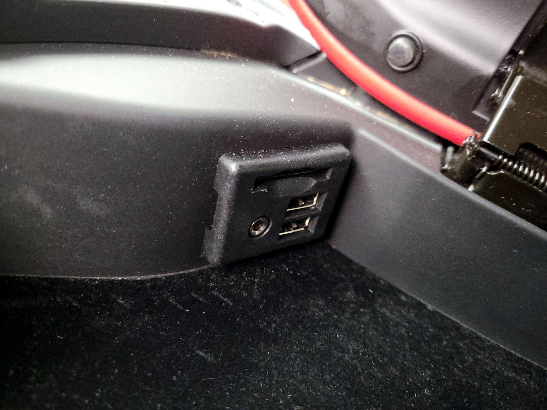 Thumbnail: 2015 Chevrolet Corvette - 18