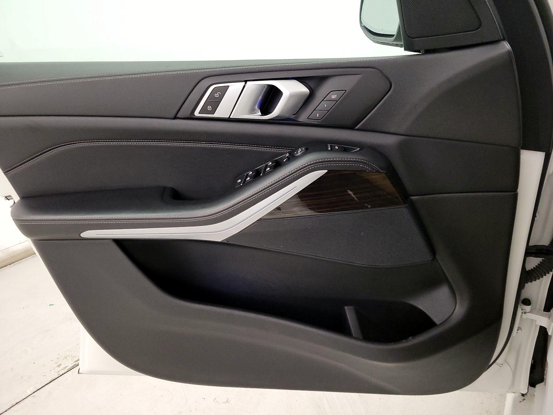 Thumbnail: 2021 BMW X5 - 12