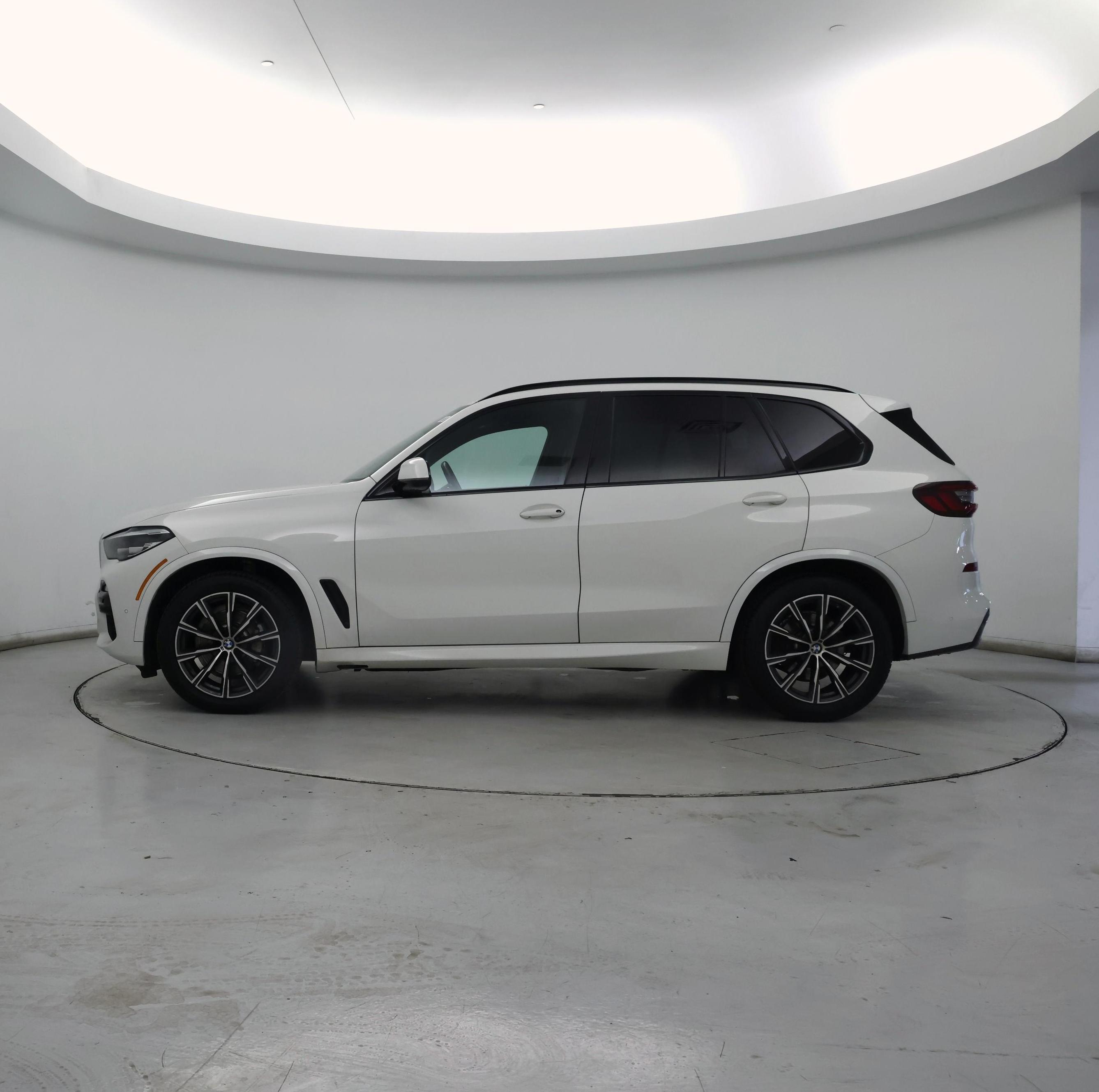 Thumbnail: 2021 BMW X5 - 3