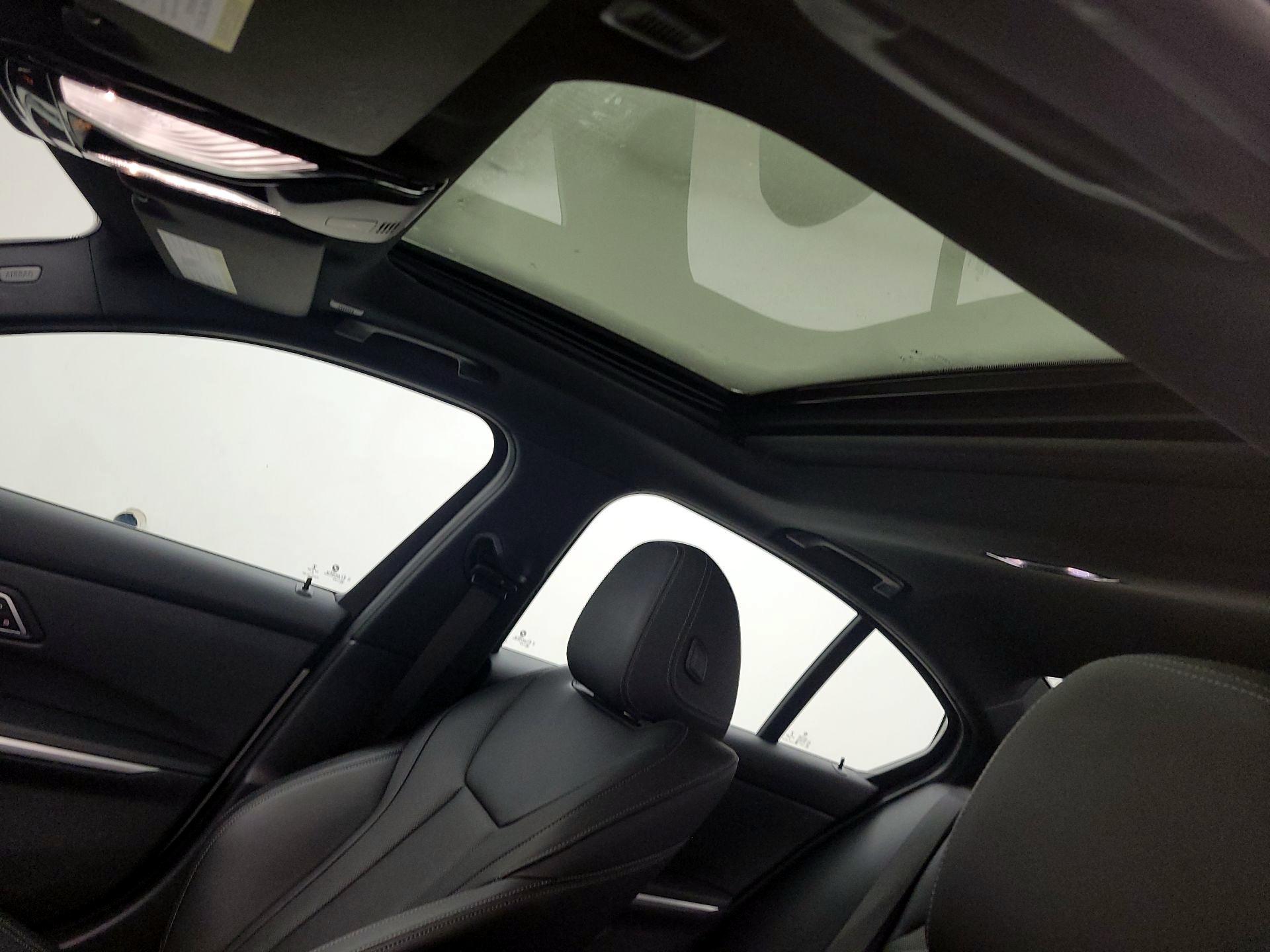 Thumbnail: 2023 BMW 3 Series - 20