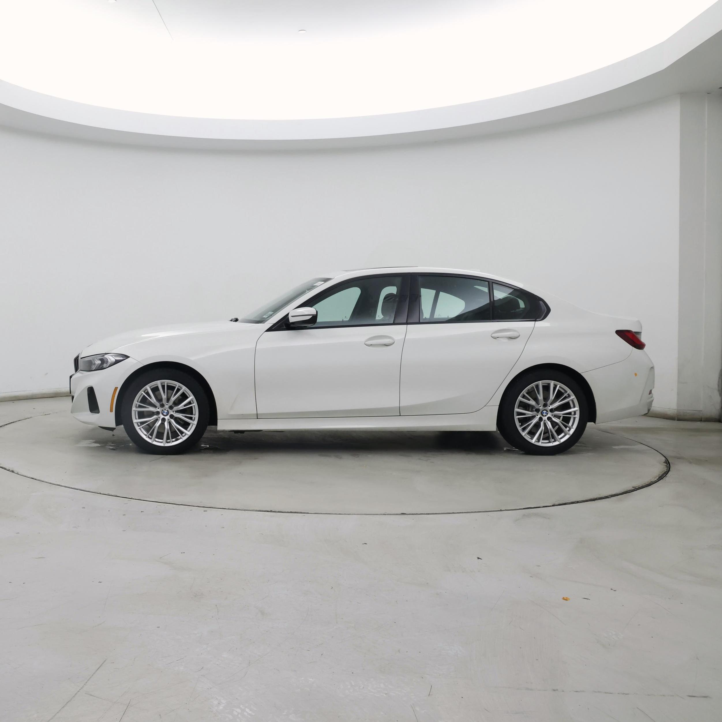 Thumbnail: 2023 BMW 3 Series - 3