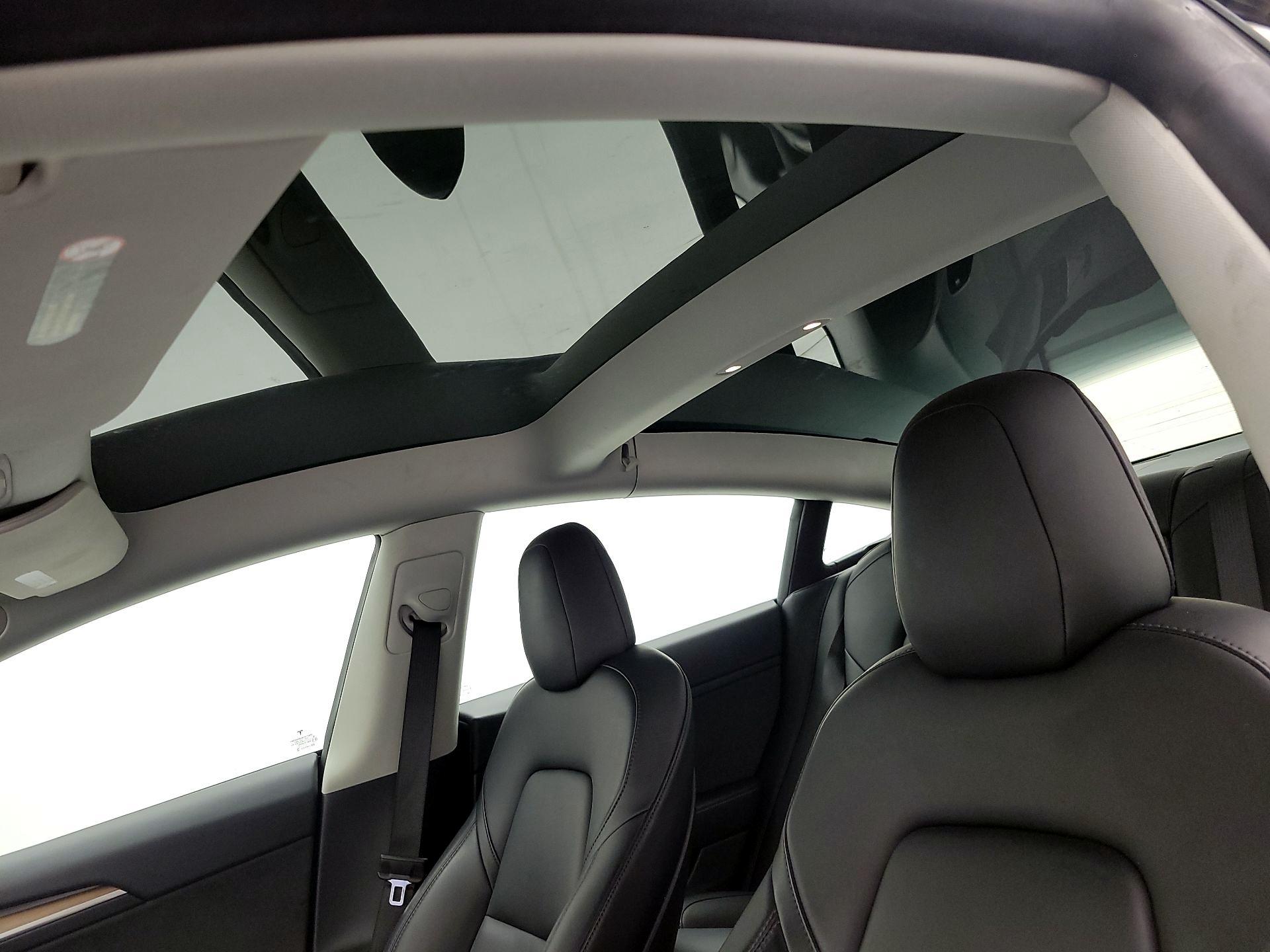 Thumbnail: 2022 Tesla Model 3 - 19