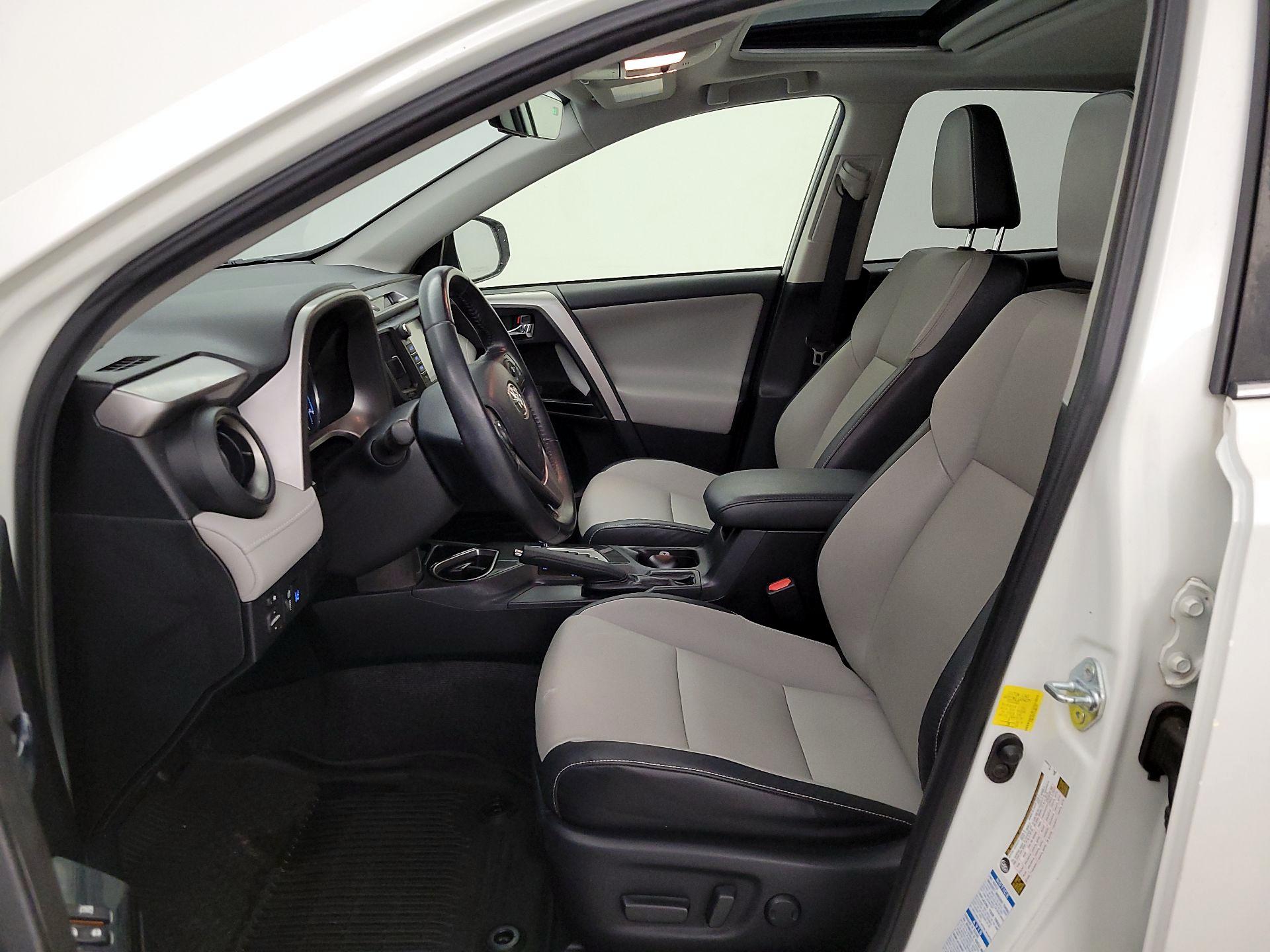 Thumbnail: 2016 Toyota RAV4 - 11