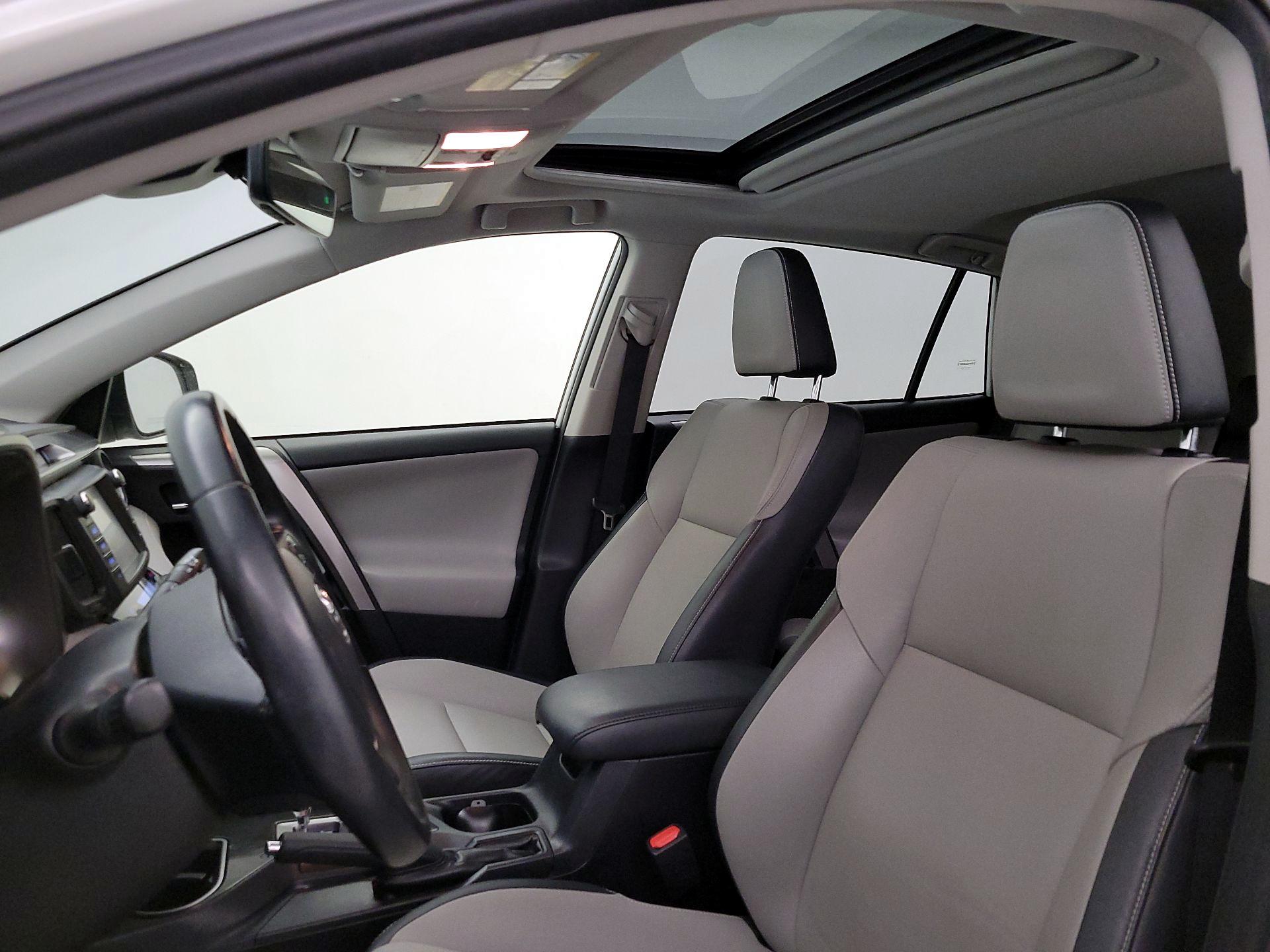 Thumbnail: 2016 Toyota RAV4 - 20