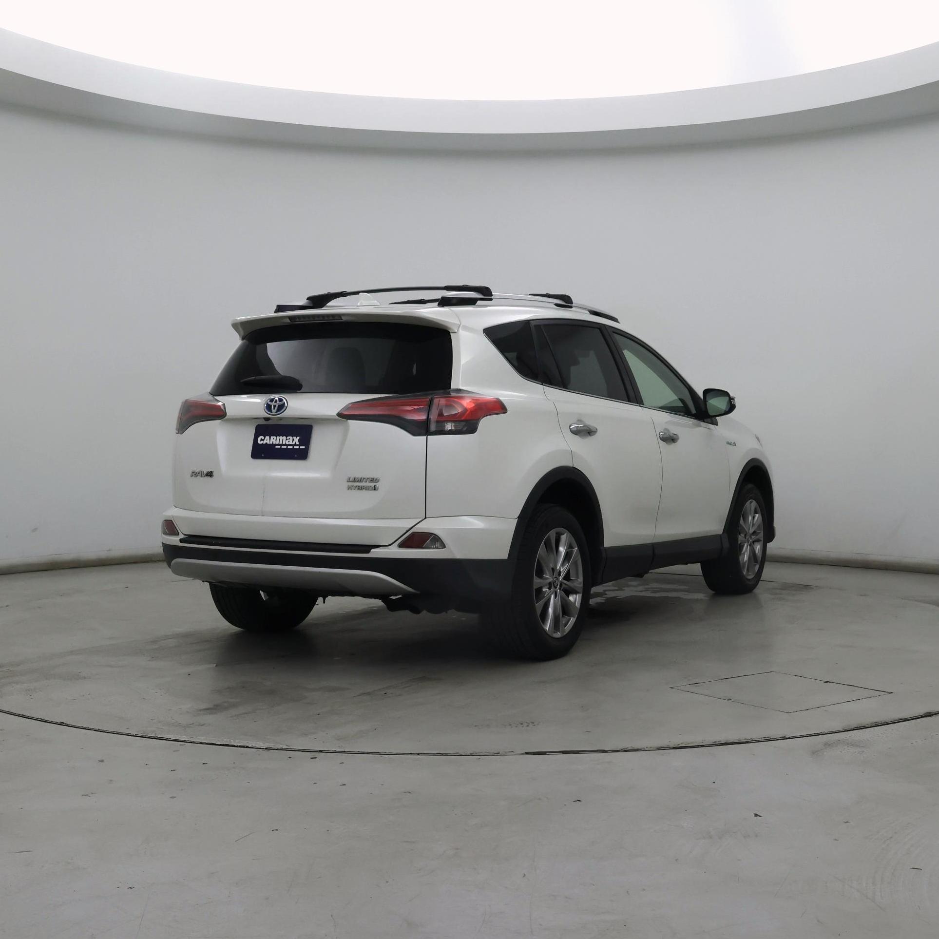 Thumbnail: 2016 Toyota RAV4 - 8