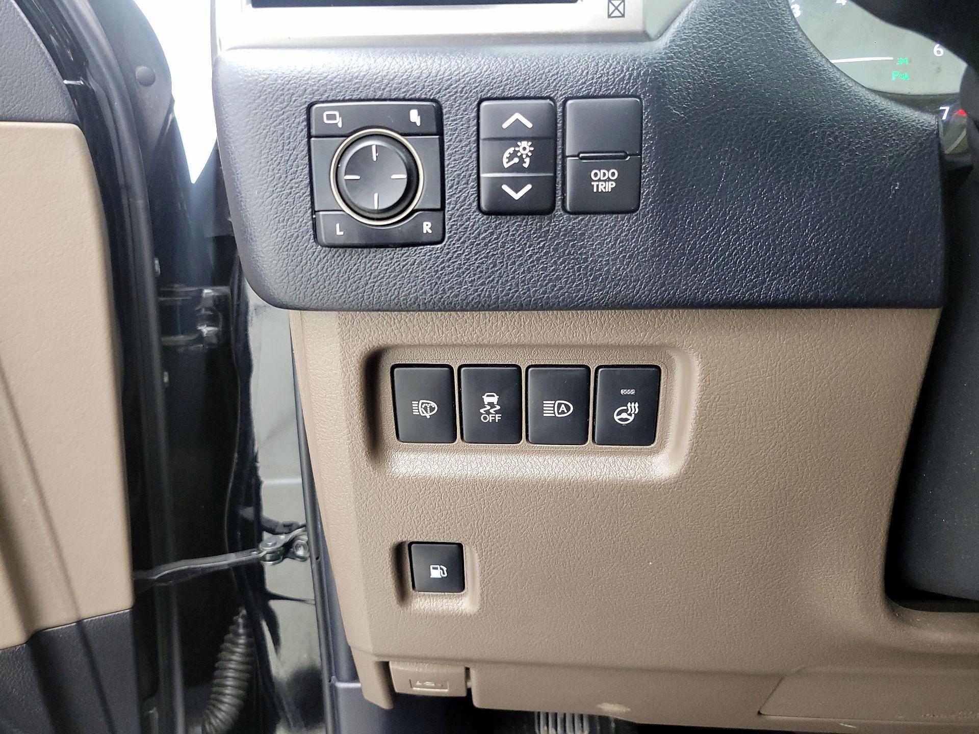 Thumbnail: 2023 Lexus GX - 13