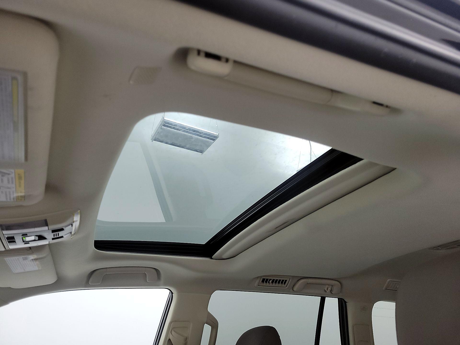 Thumbnail: 2023 Lexus GX - 19