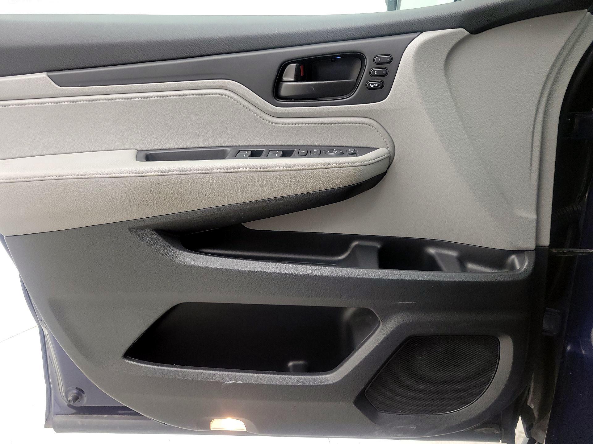 Thumbnail: 2023 Honda Odyssey - 12