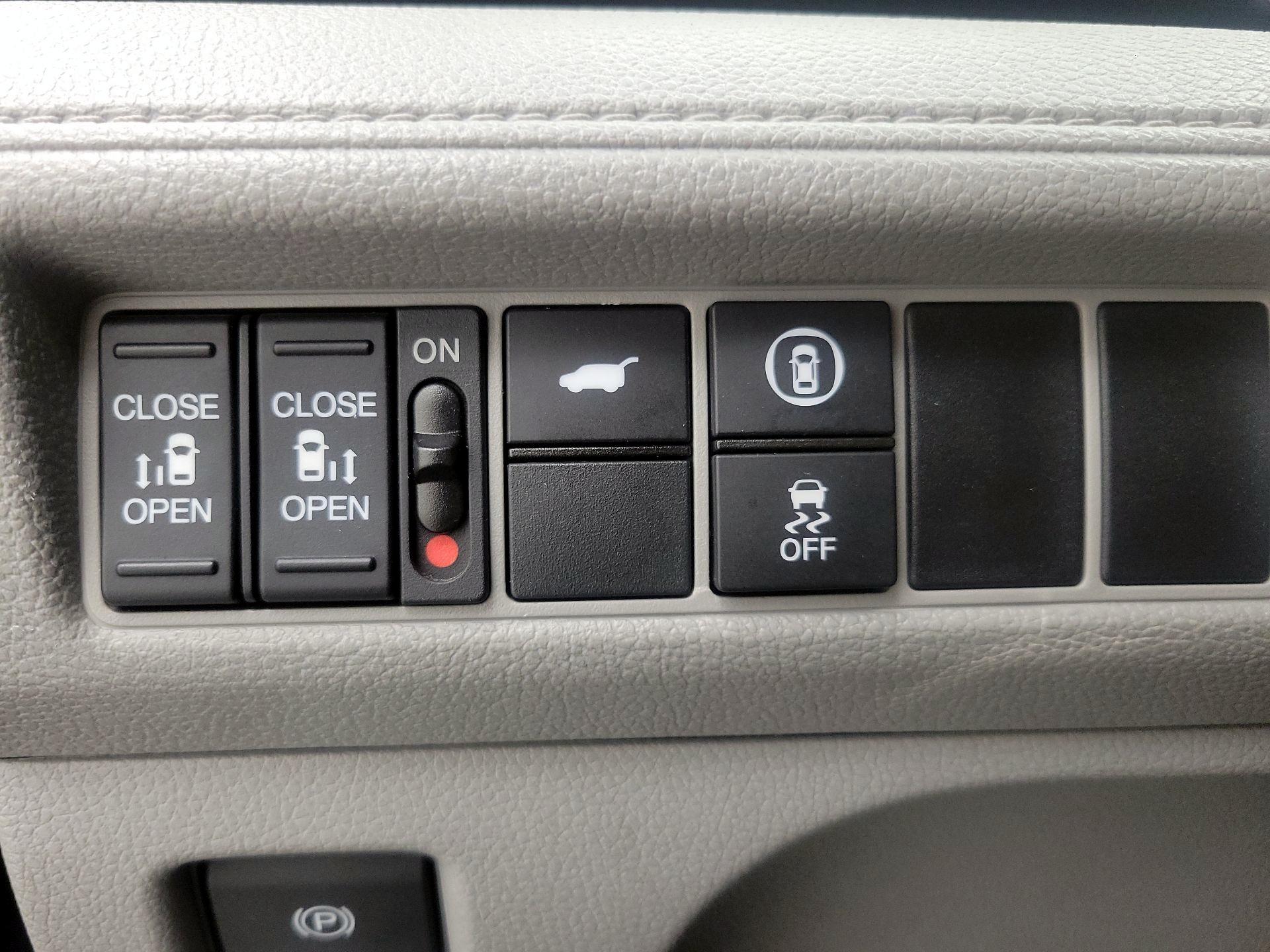 Thumbnail: 2023 Honda Odyssey - 13