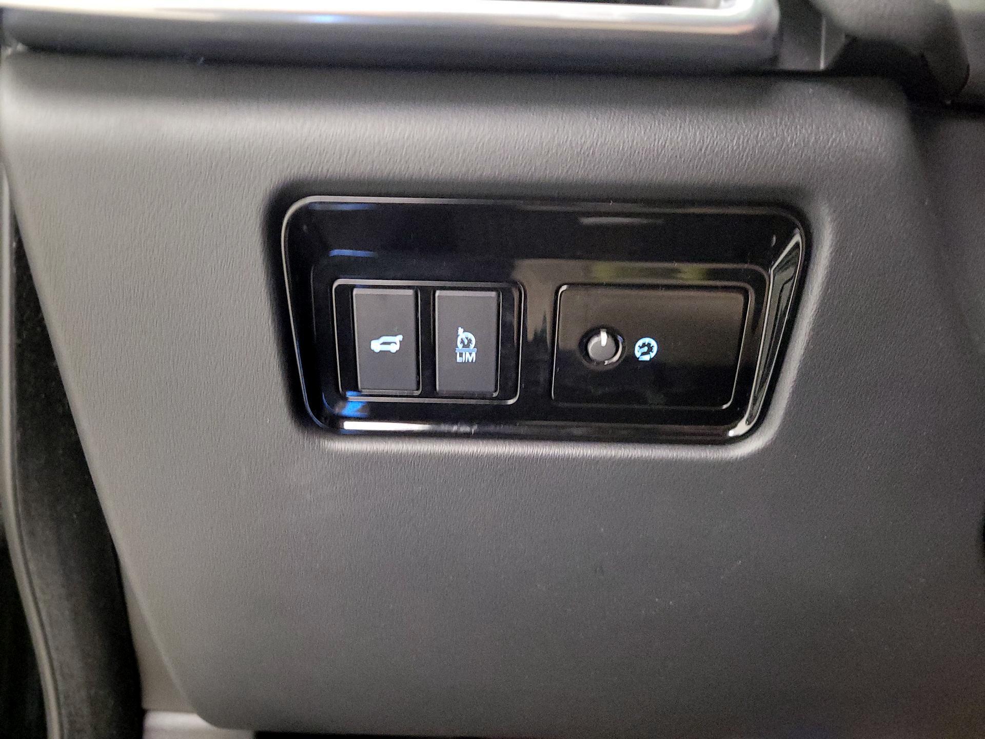 Thumbnail: 2020 Jaguar F-Pace - 13