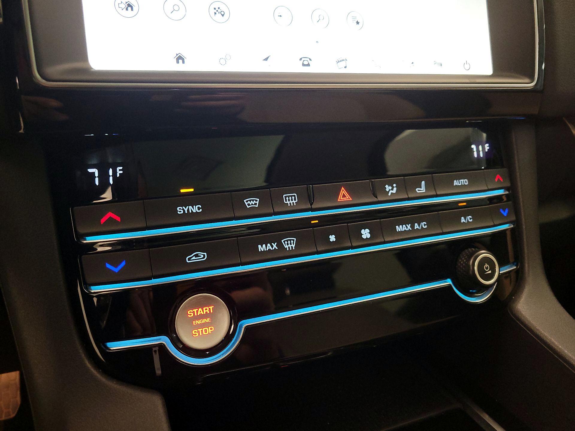 Thumbnail: 2020 Jaguar F-Pace - 17