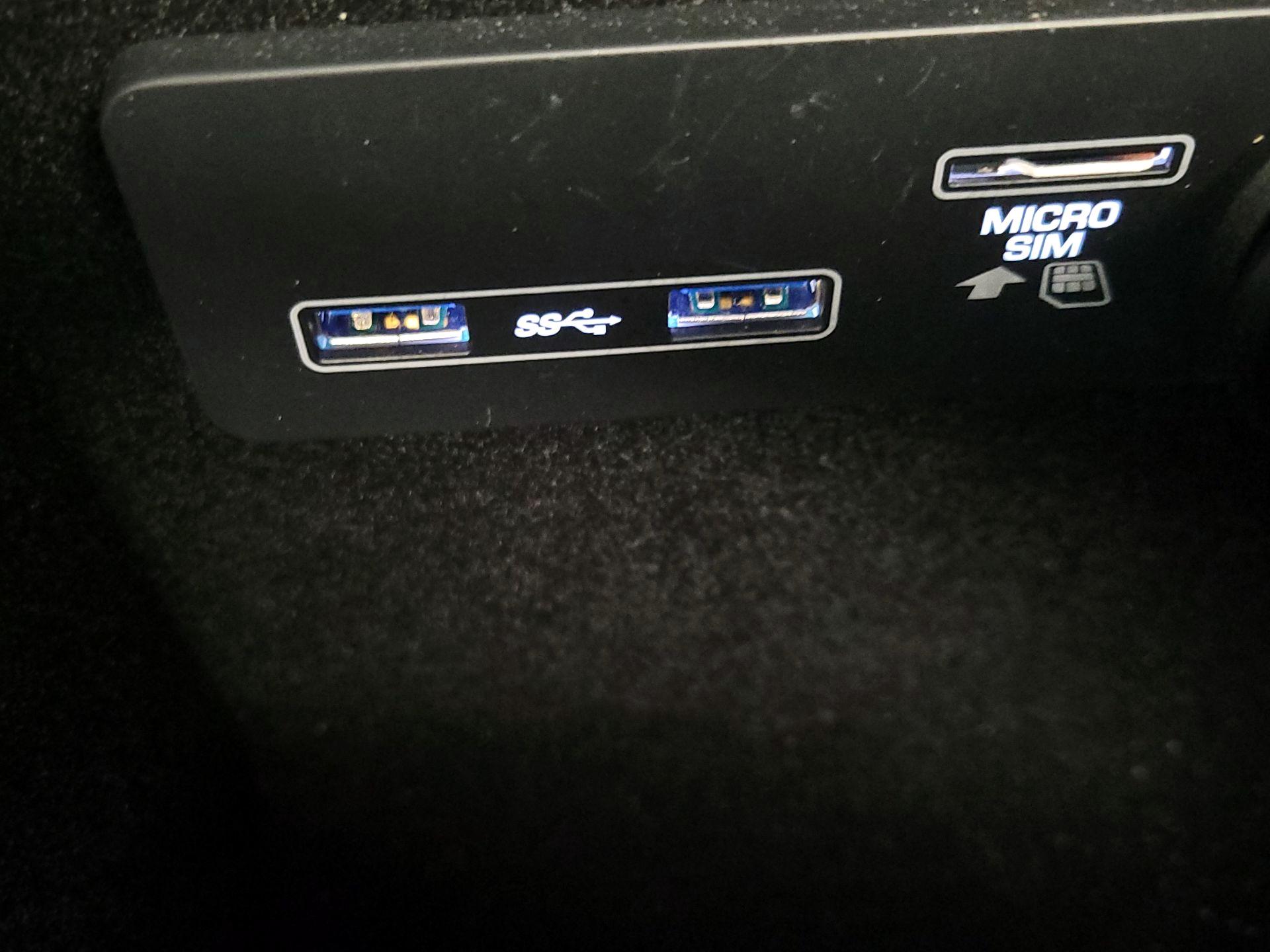 Thumbnail: 2020 Jaguar F-Pace - 19