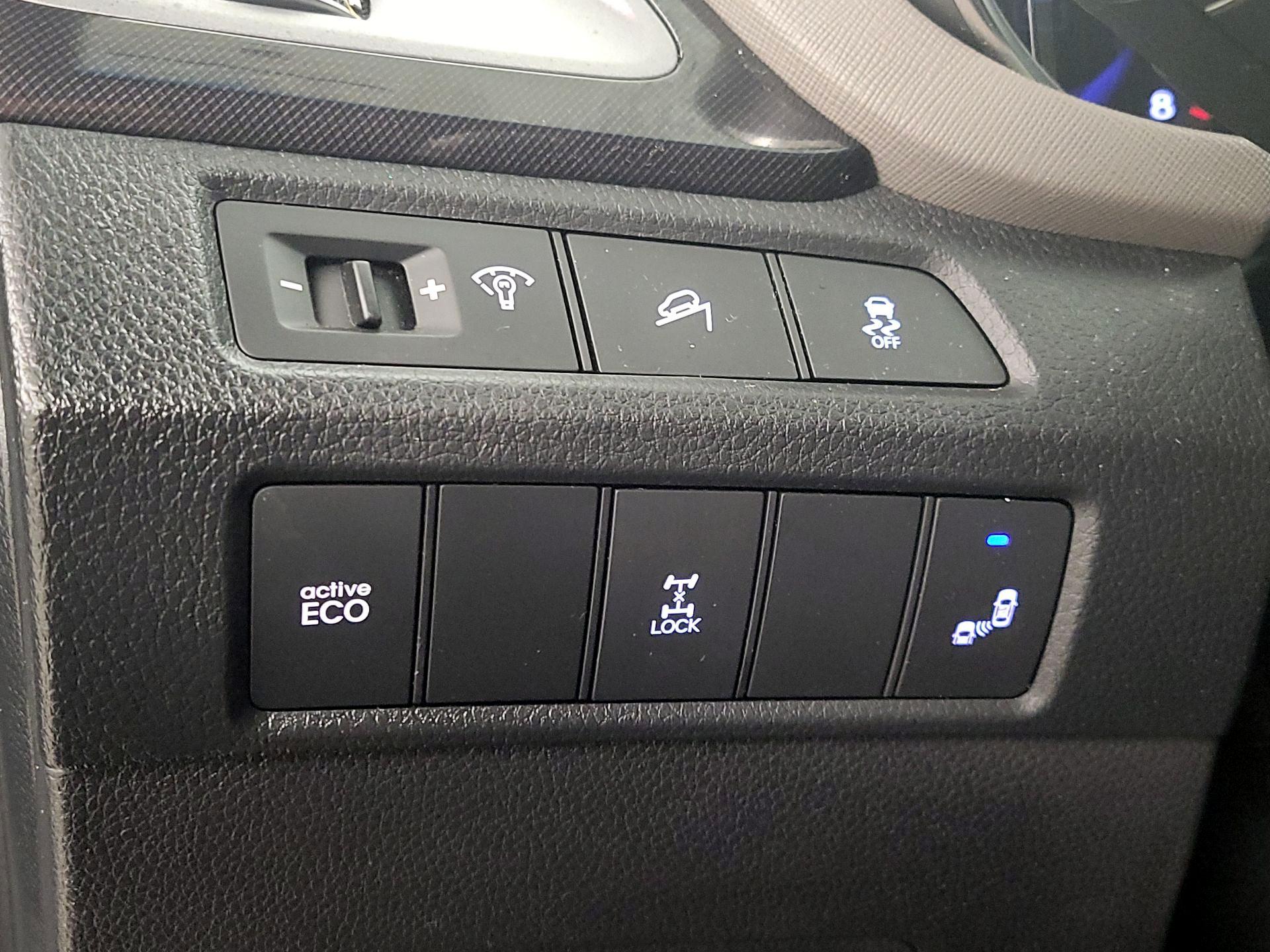 Thumbnail: 2014 Hyundai Santa Fe - 13