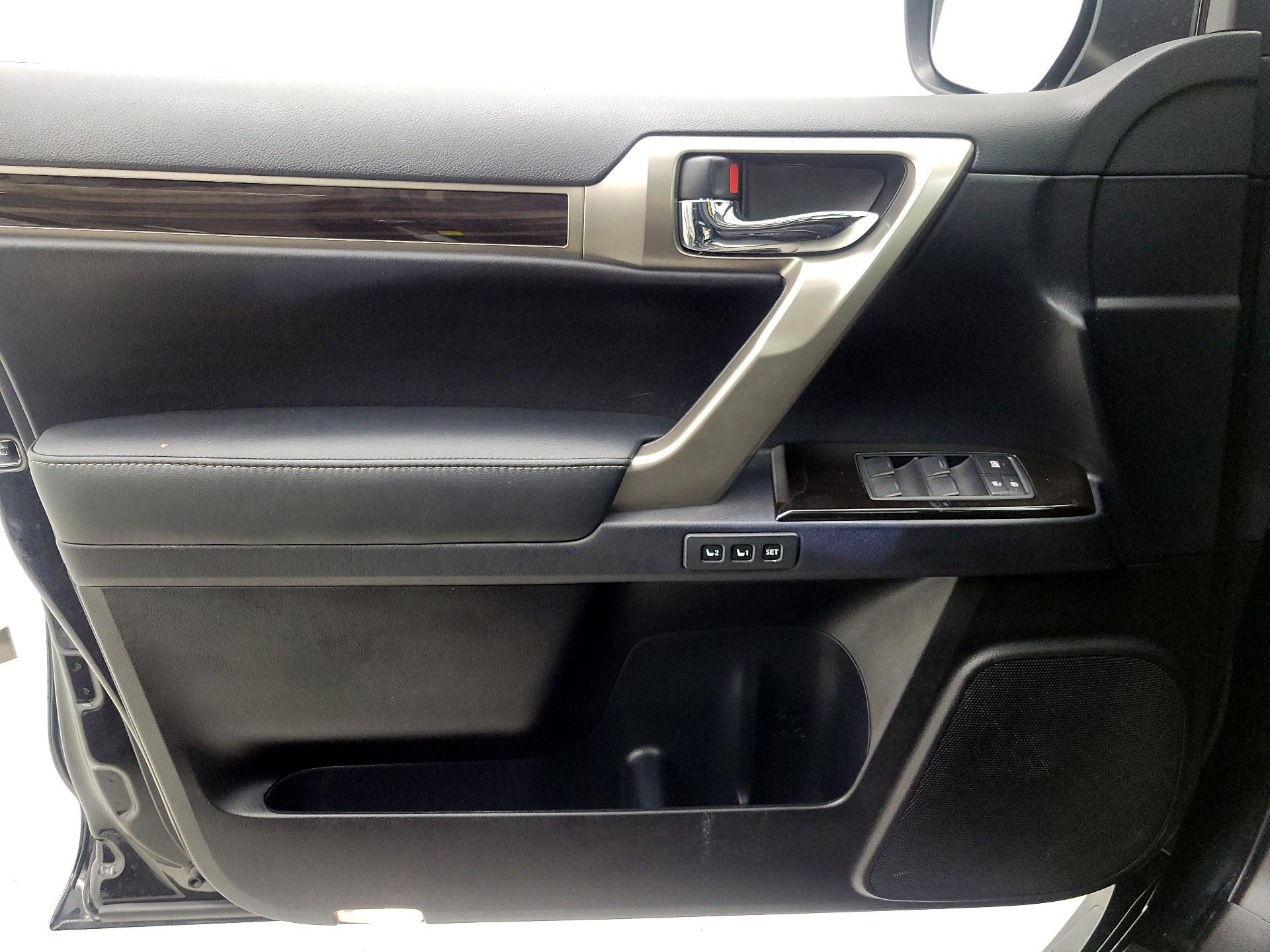 Thumbnail: 2015 Lexus GX - 12