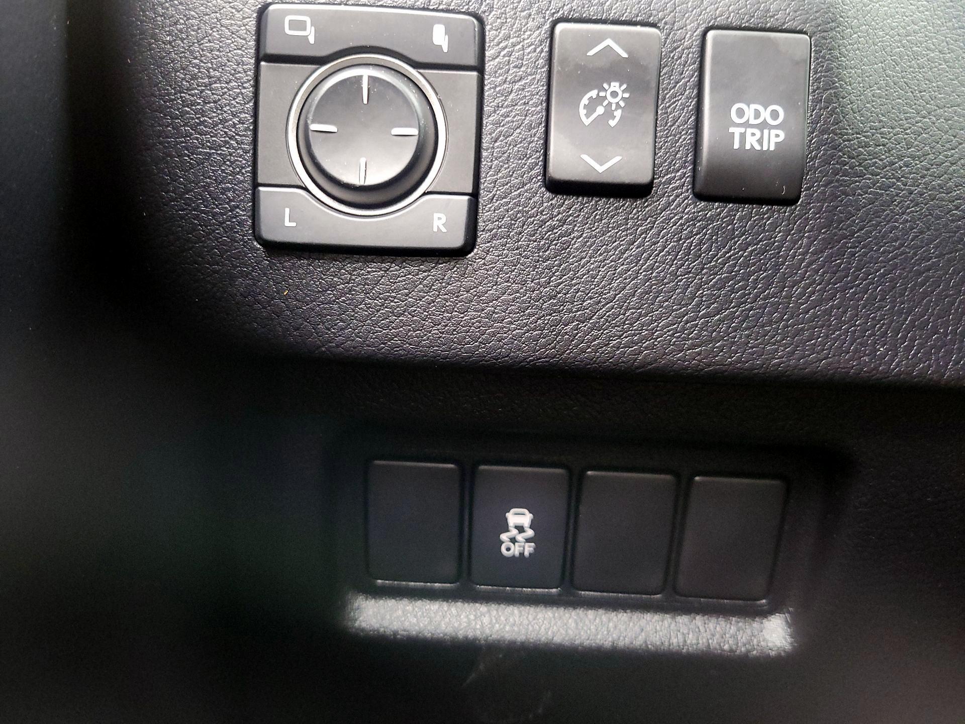 Thumbnail: 2015 Lexus GX - 13