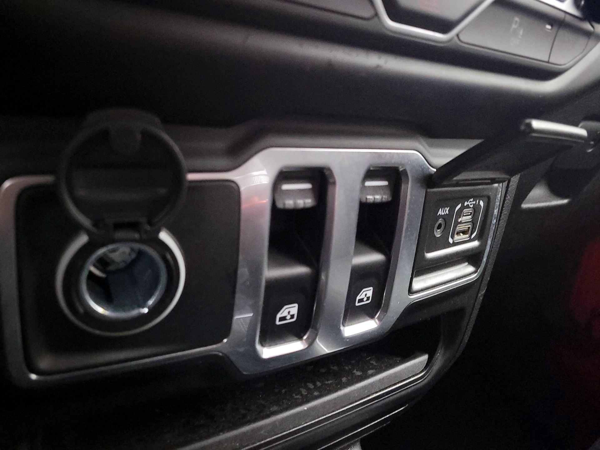 Thumbnail: 2021 Jeep Wrangler - 18