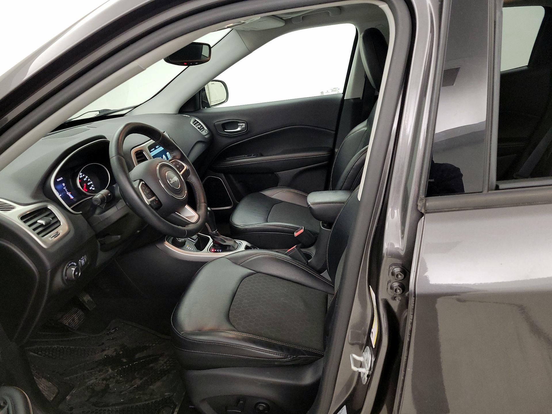 Thumbnail: 2017 Jeep Compass - 11