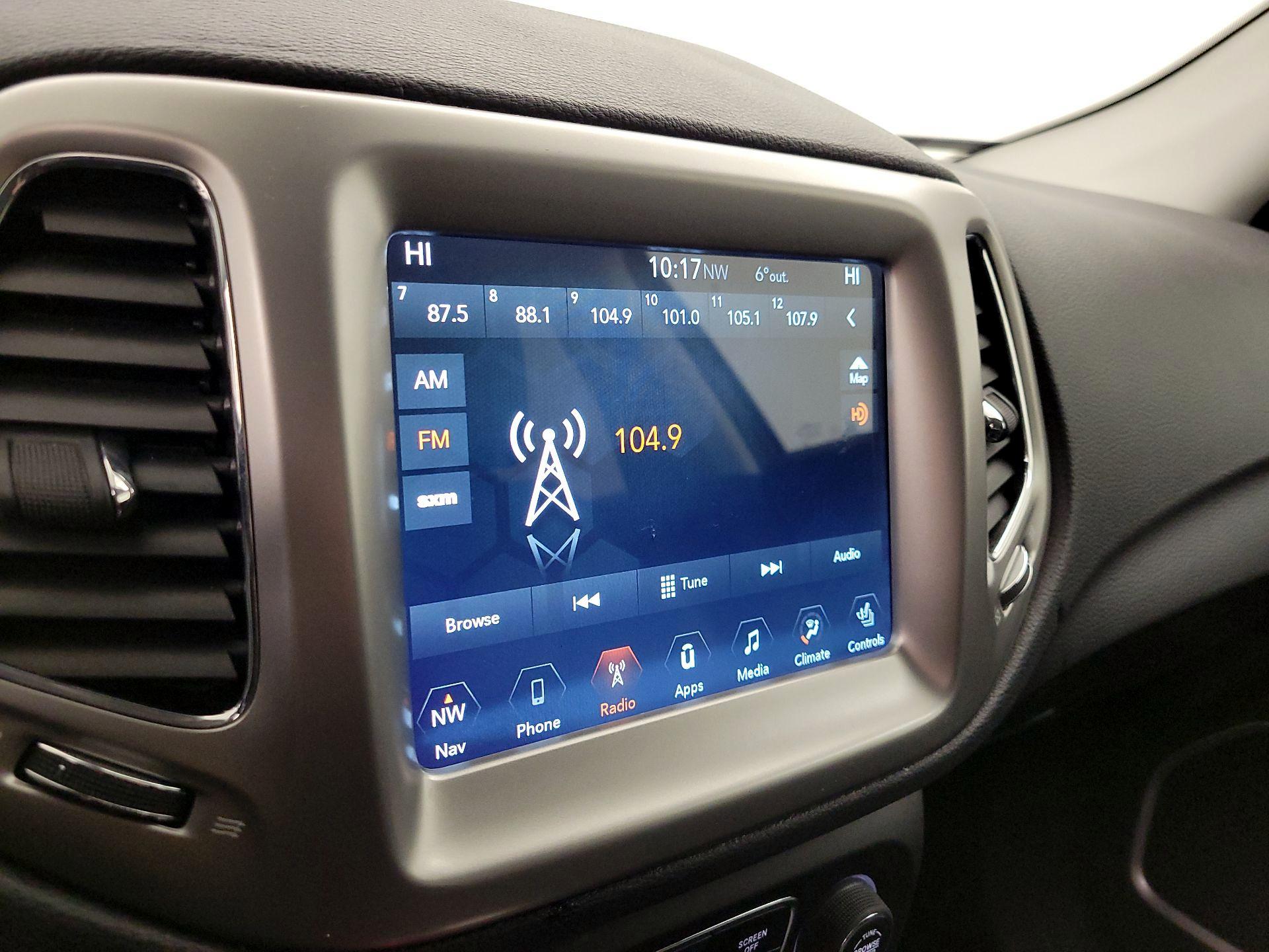 Thumbnail: 2017 Jeep Compass - 16