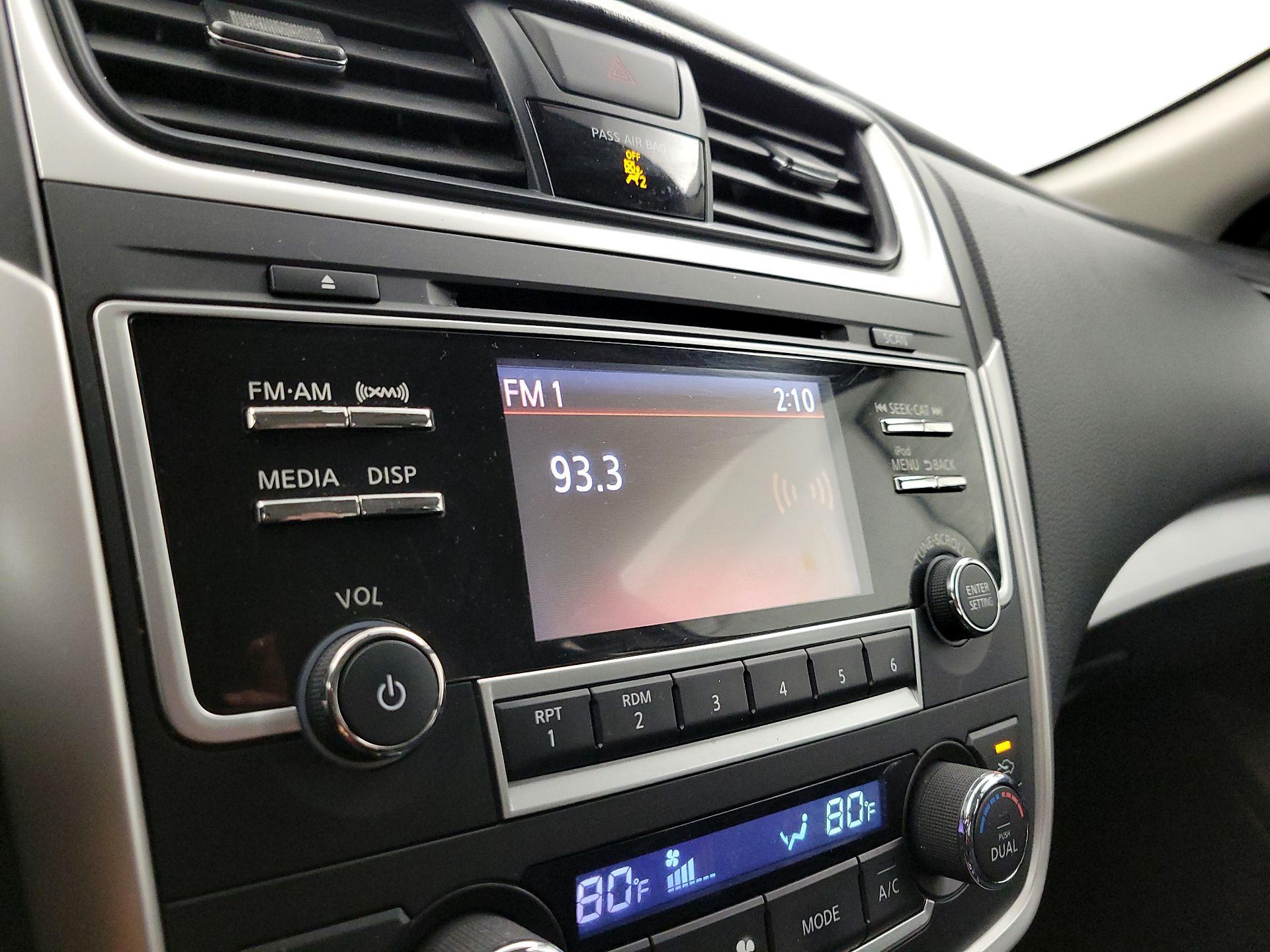 Thumbnail: 2017 Nissan Altima - 15