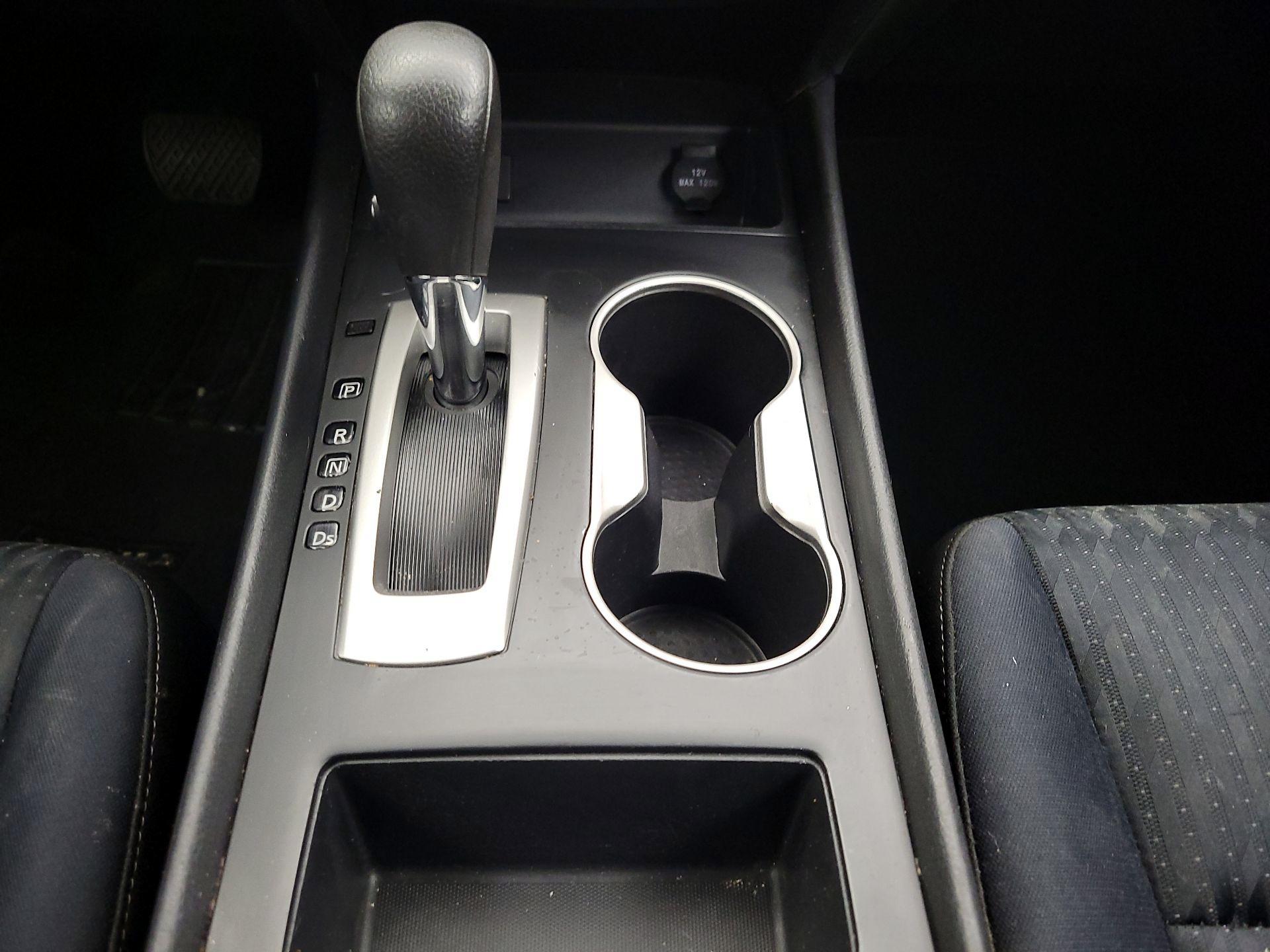 Thumbnail: 2017 Nissan Altima - 17