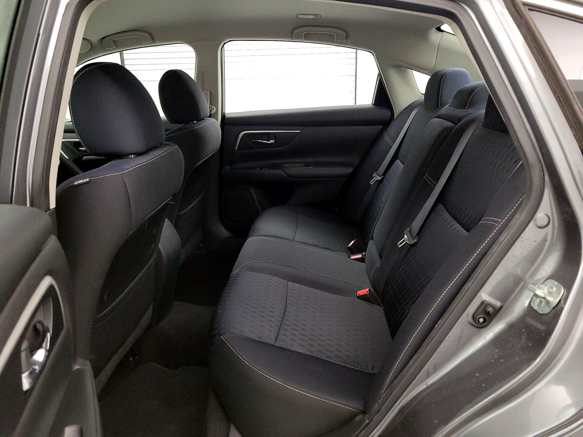 Thumbnail: 2017 Nissan Altima - 19