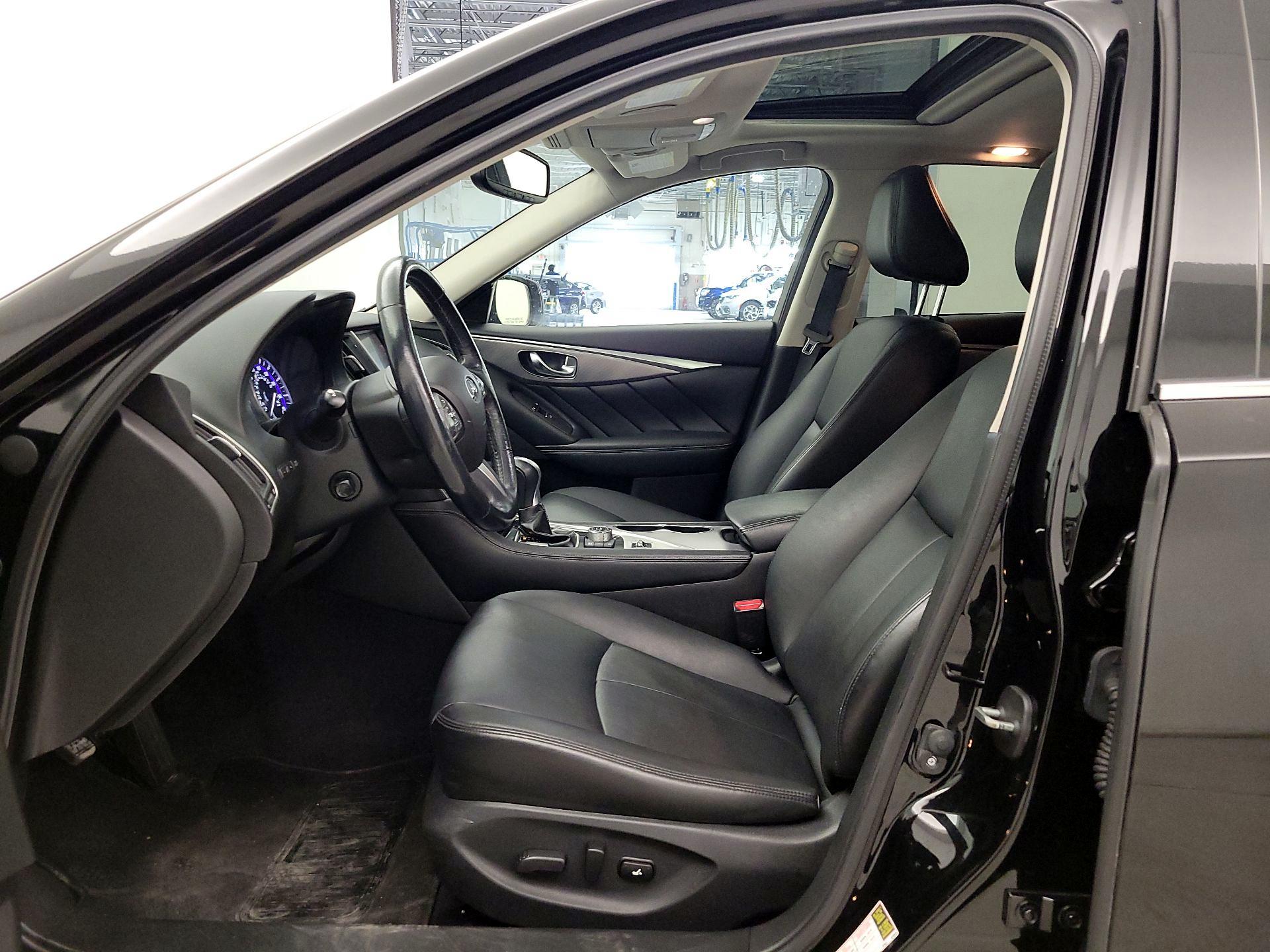 Thumbnail: 2016 INFINITI Q50 - 11