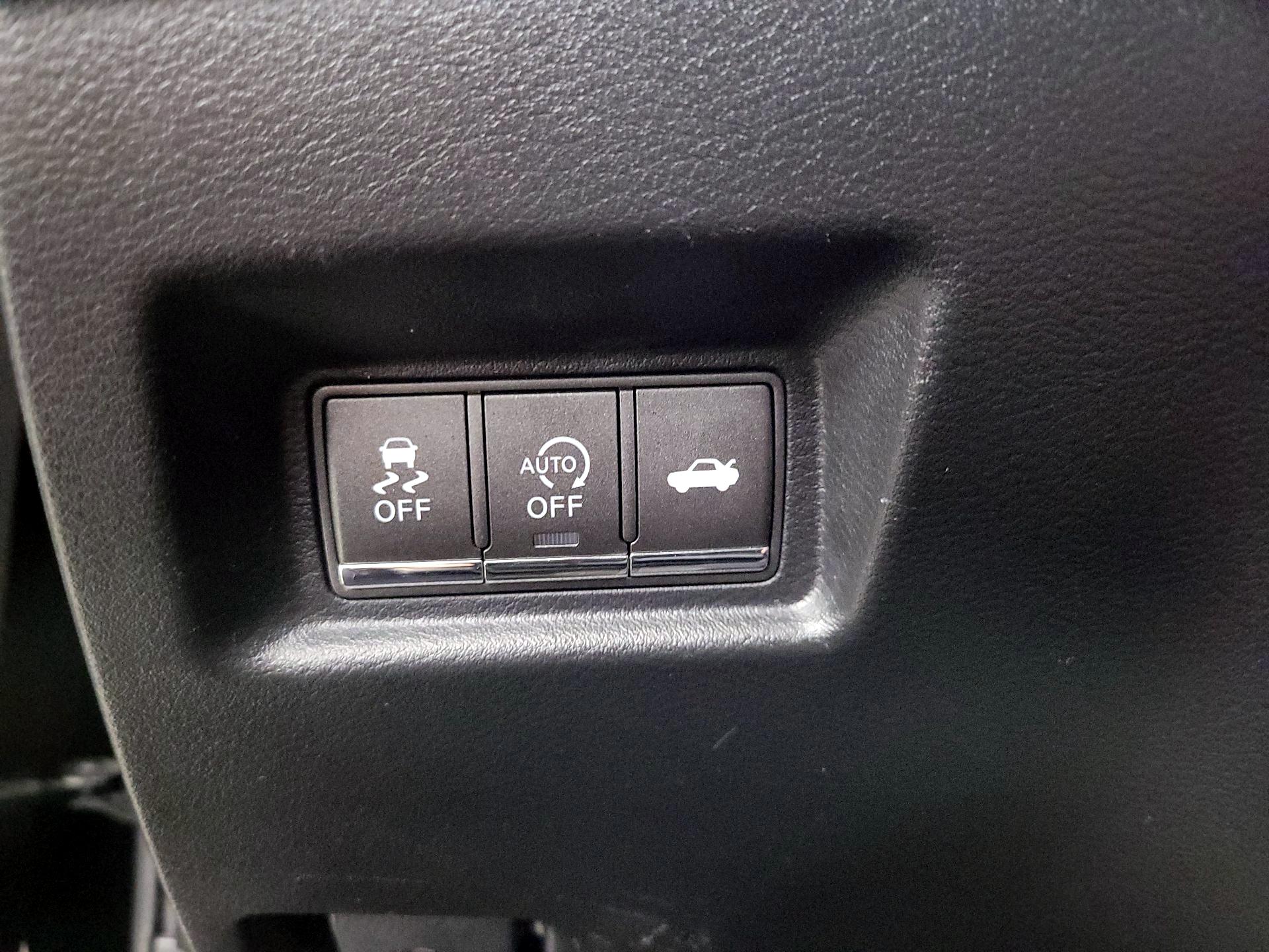 Thumbnail: 2016 INFINITI Q50 - 13