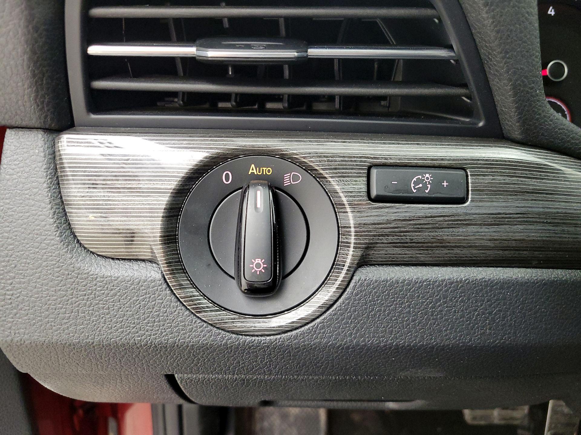 Thumbnail: 2020 Volkswagen Passat - 13