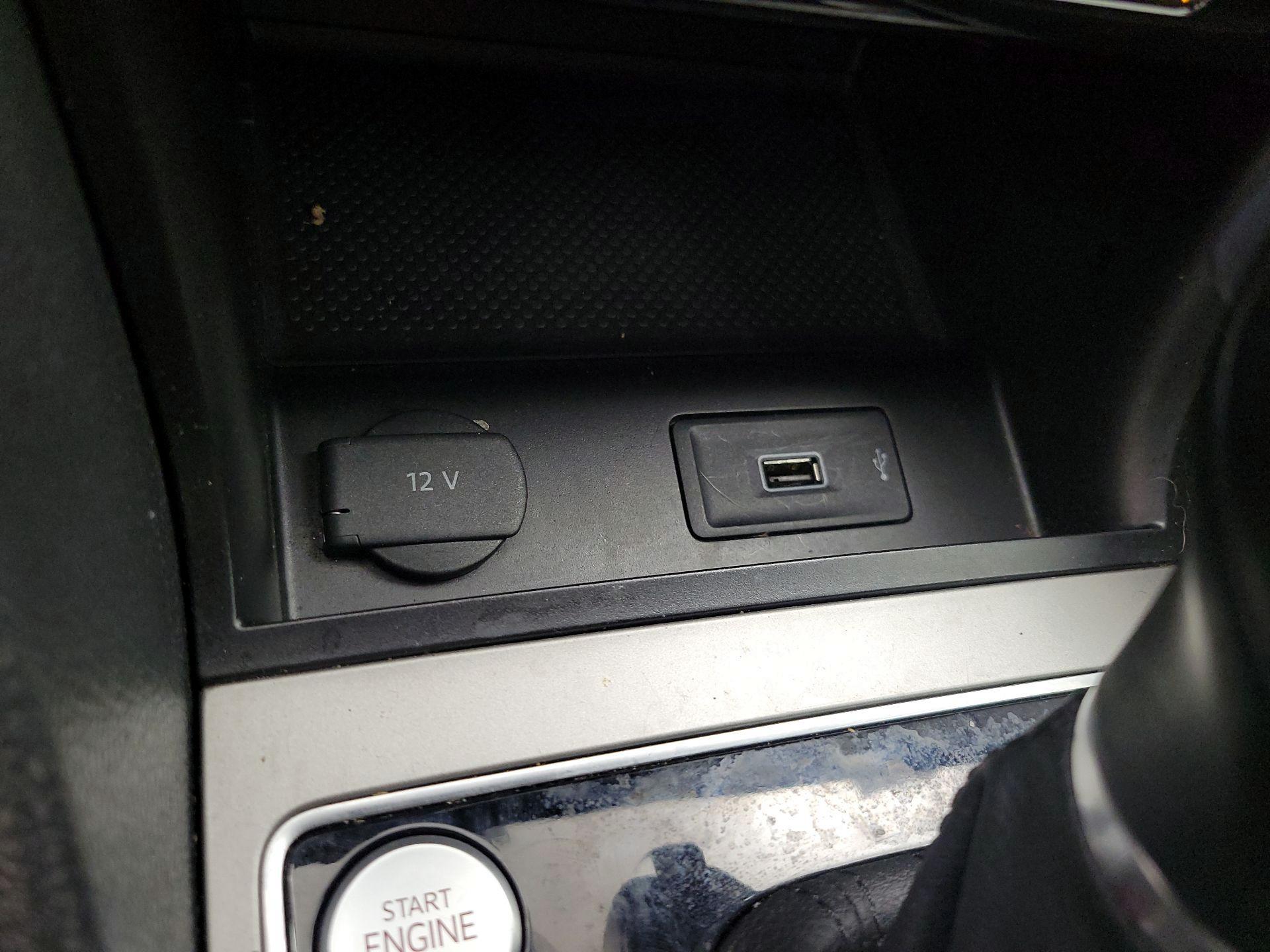 Thumbnail: 2020 Volkswagen Passat - 18