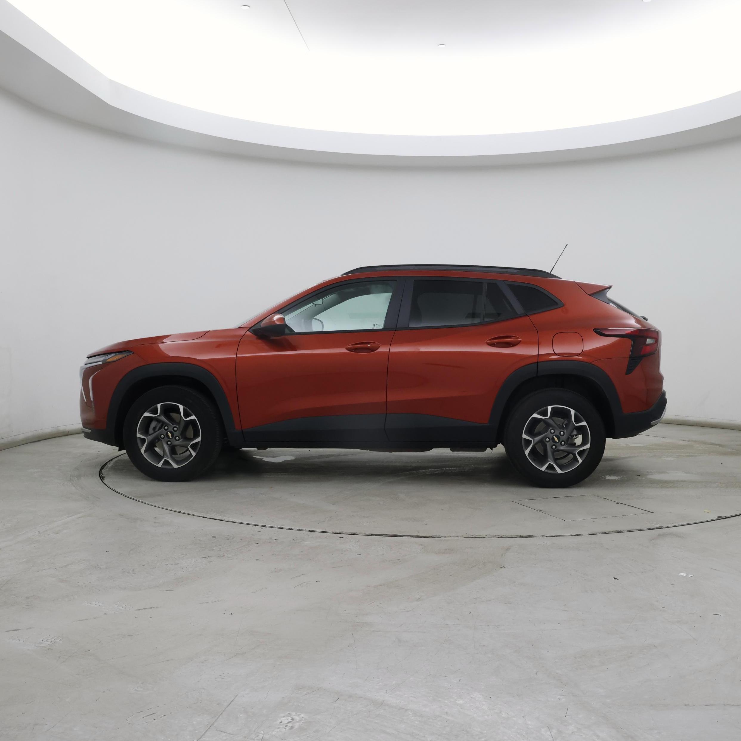 Thumbnail: 2024 Chevrolet Trax - 3