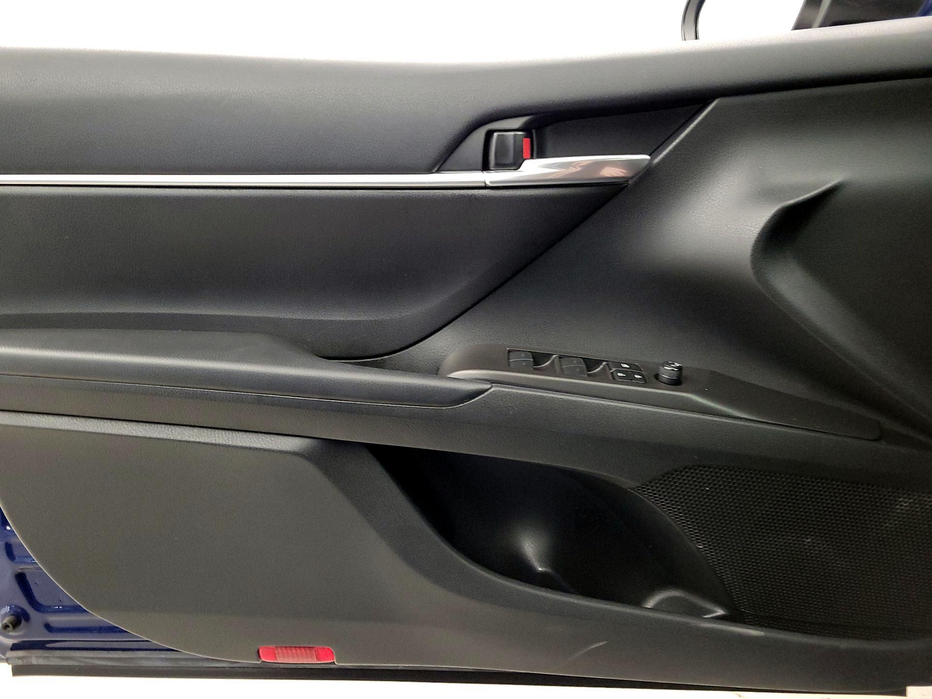 Thumbnail: 2023 Toyota Camry - 12