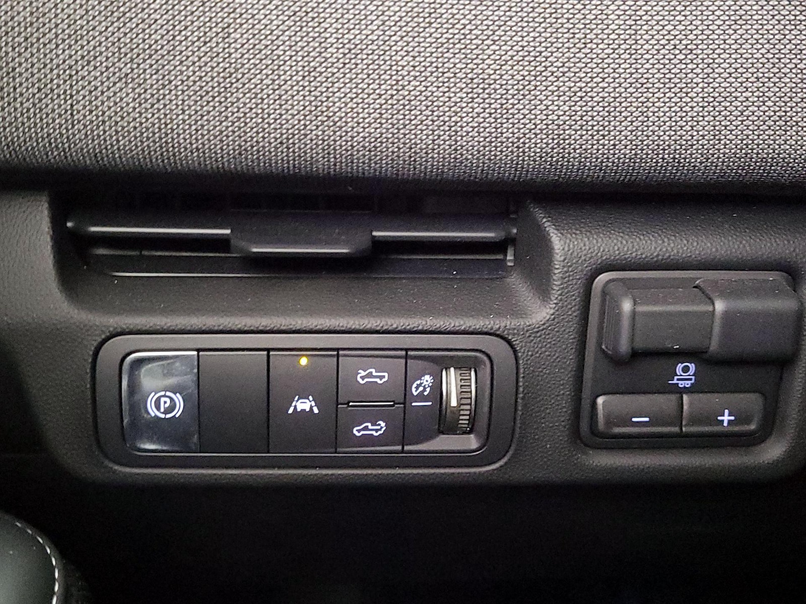 2026 GMC Sierra EV Elevation - Photo 14