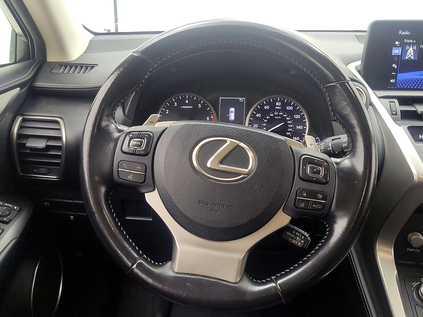 2020 Lexus NX 300 - Photo 11