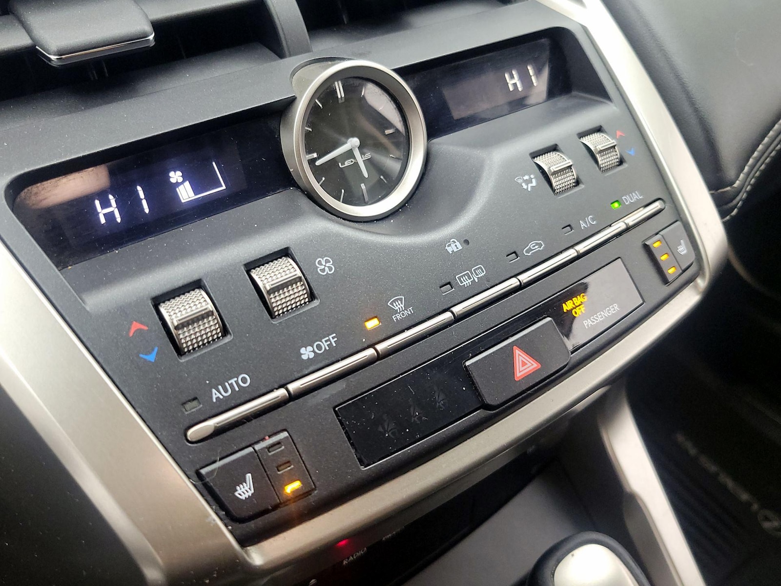 2020 Lexus NX 300 - Photo 17