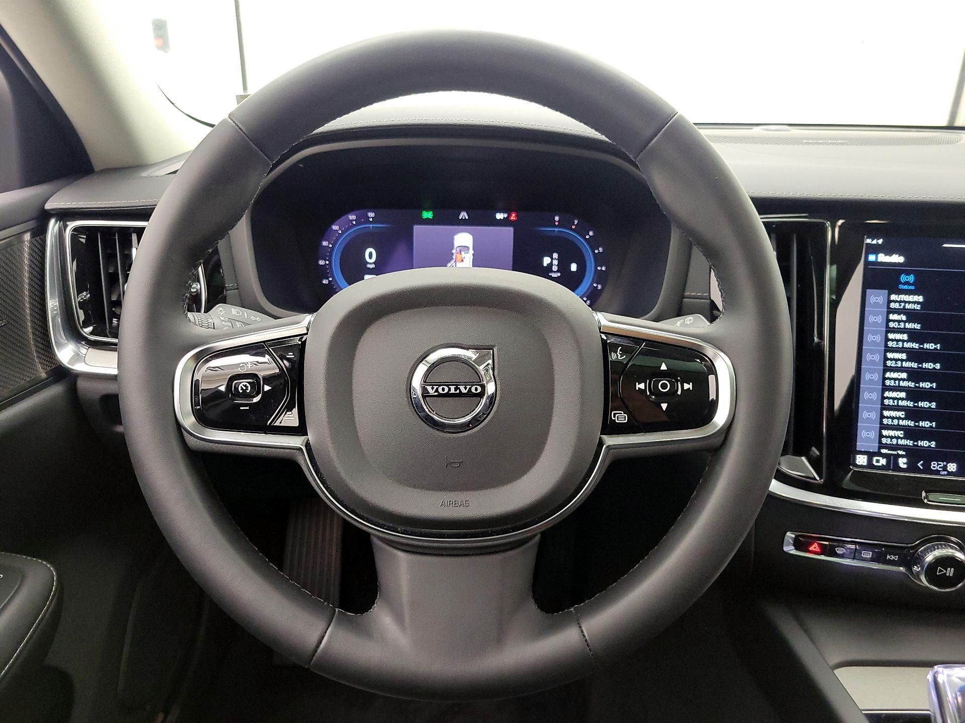 Thumbnail: 2024 Volvo S60 - 10