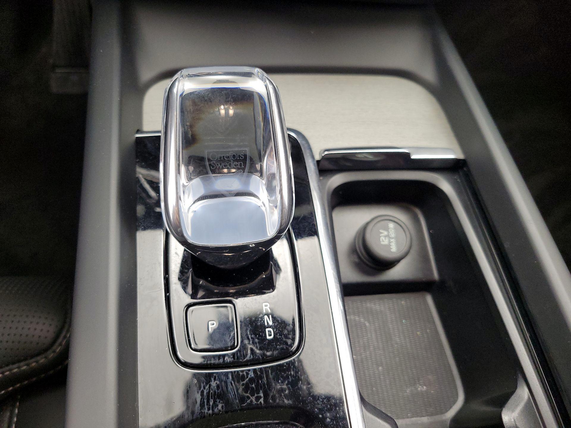 Thumbnail: 2024 Volvo S60 - 17