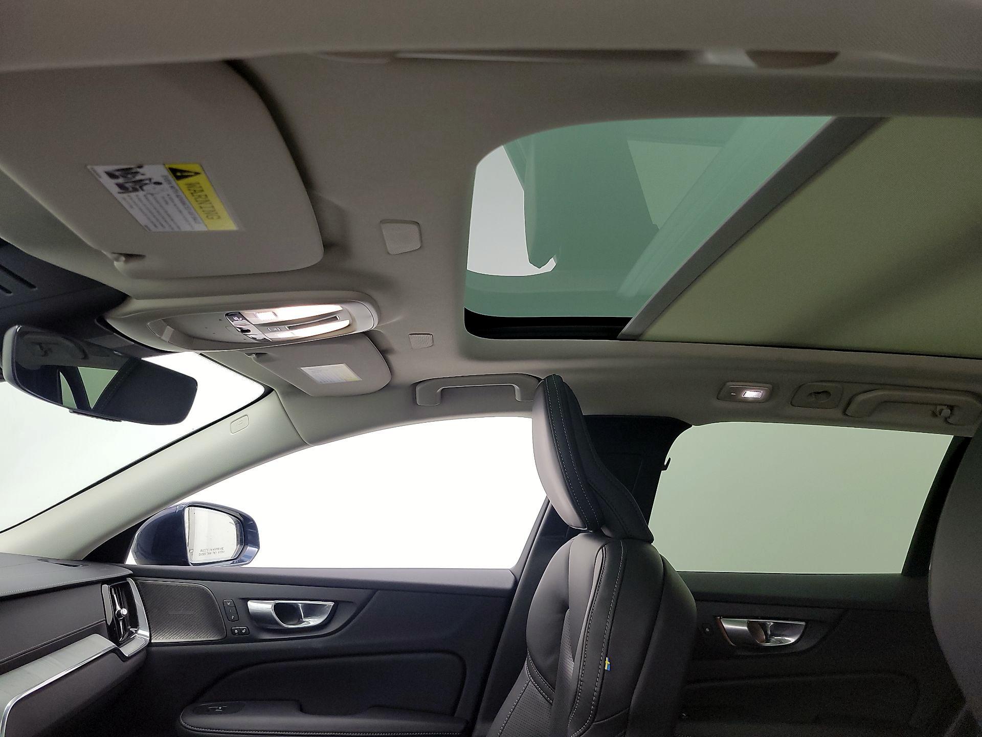 Thumbnail: 2024 Volvo S60 - 19