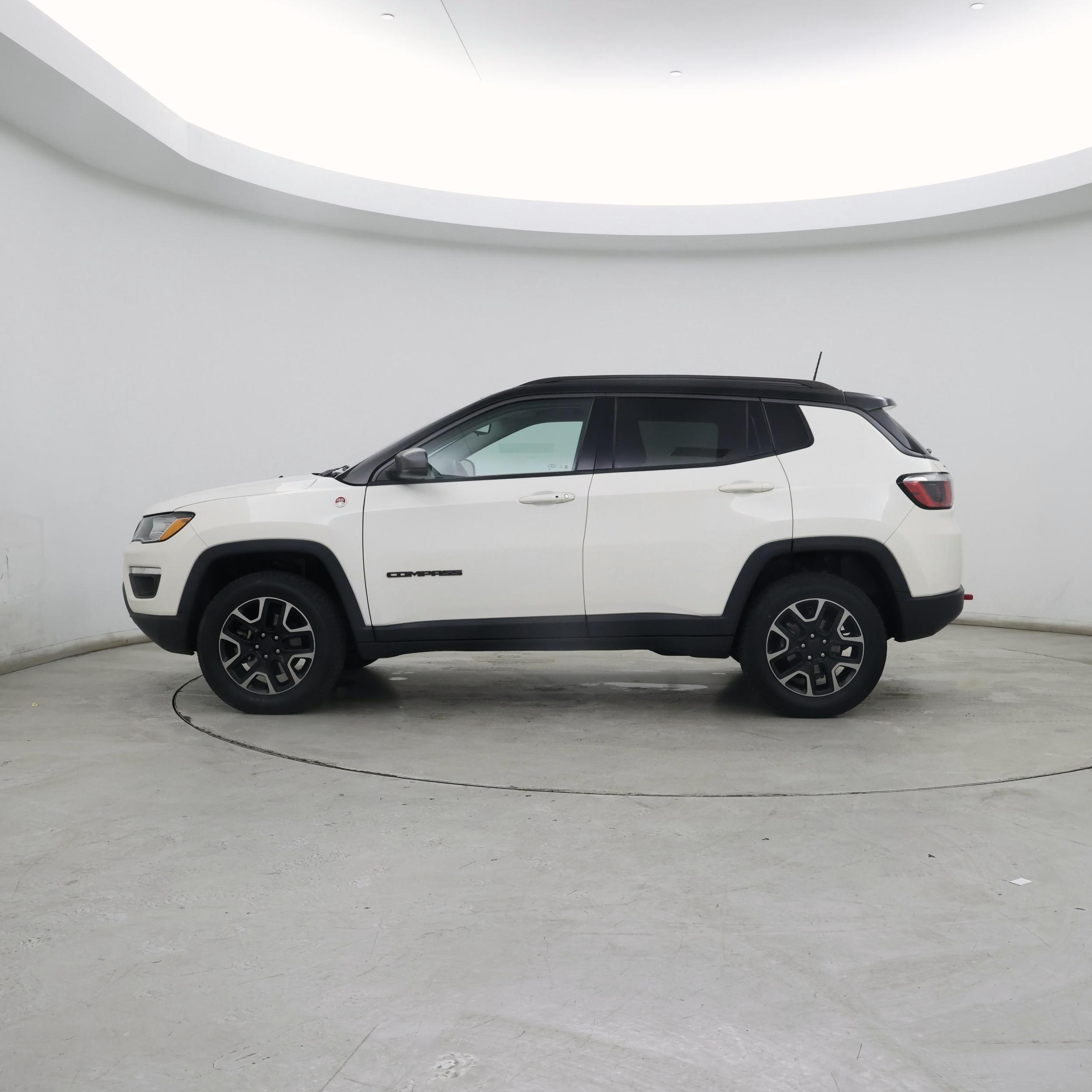 Thumbnail: 2019 Jeep Compass - 3