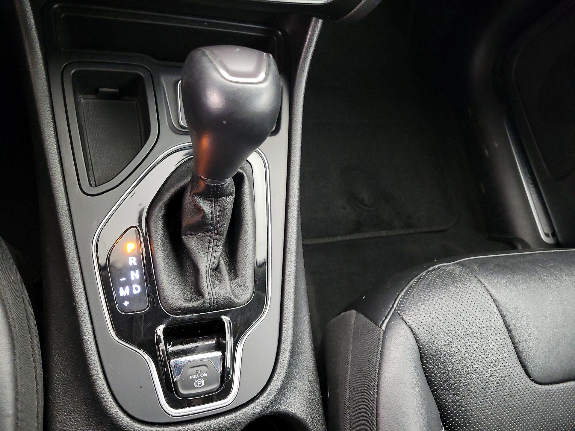 Thumbnail: 2020 Jeep Cherokee - 17