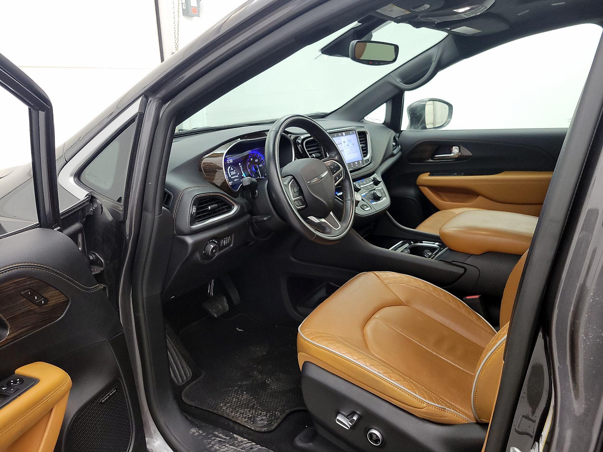 Thumbnail: 2021 Chrysler Pacifica - 11