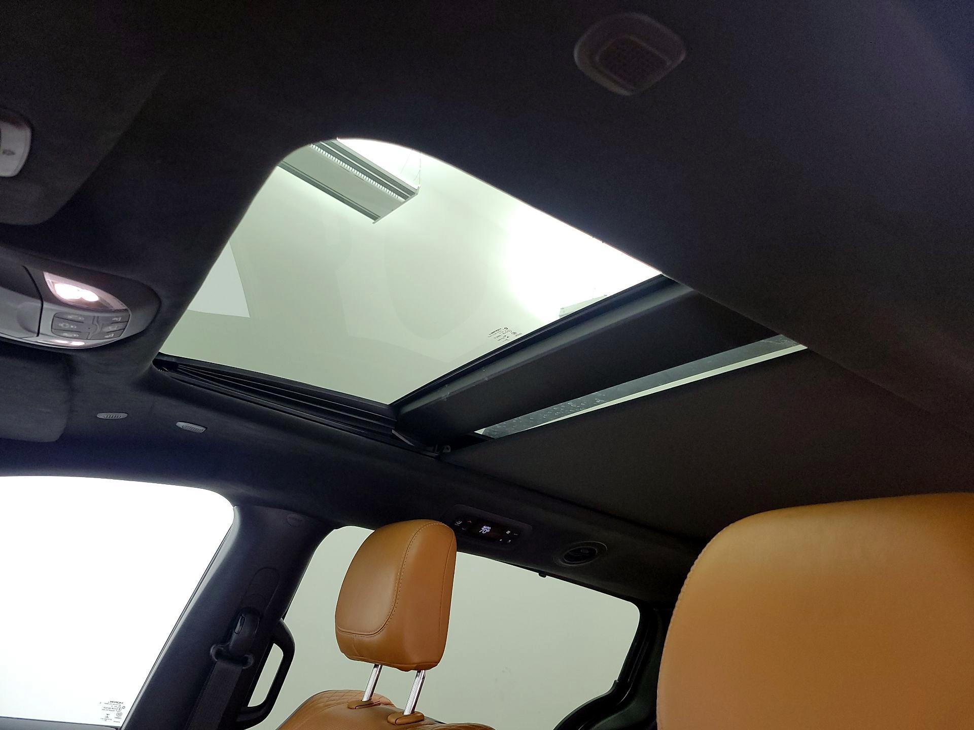 Thumbnail: 2021 Chrysler Pacifica - 19