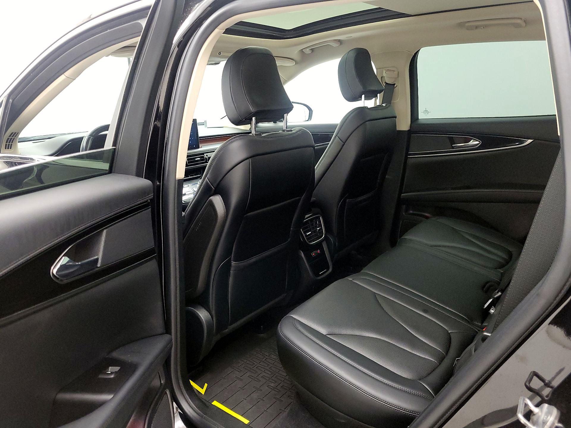 Thumbnail: 2022 Lincoln Nautilus - 10