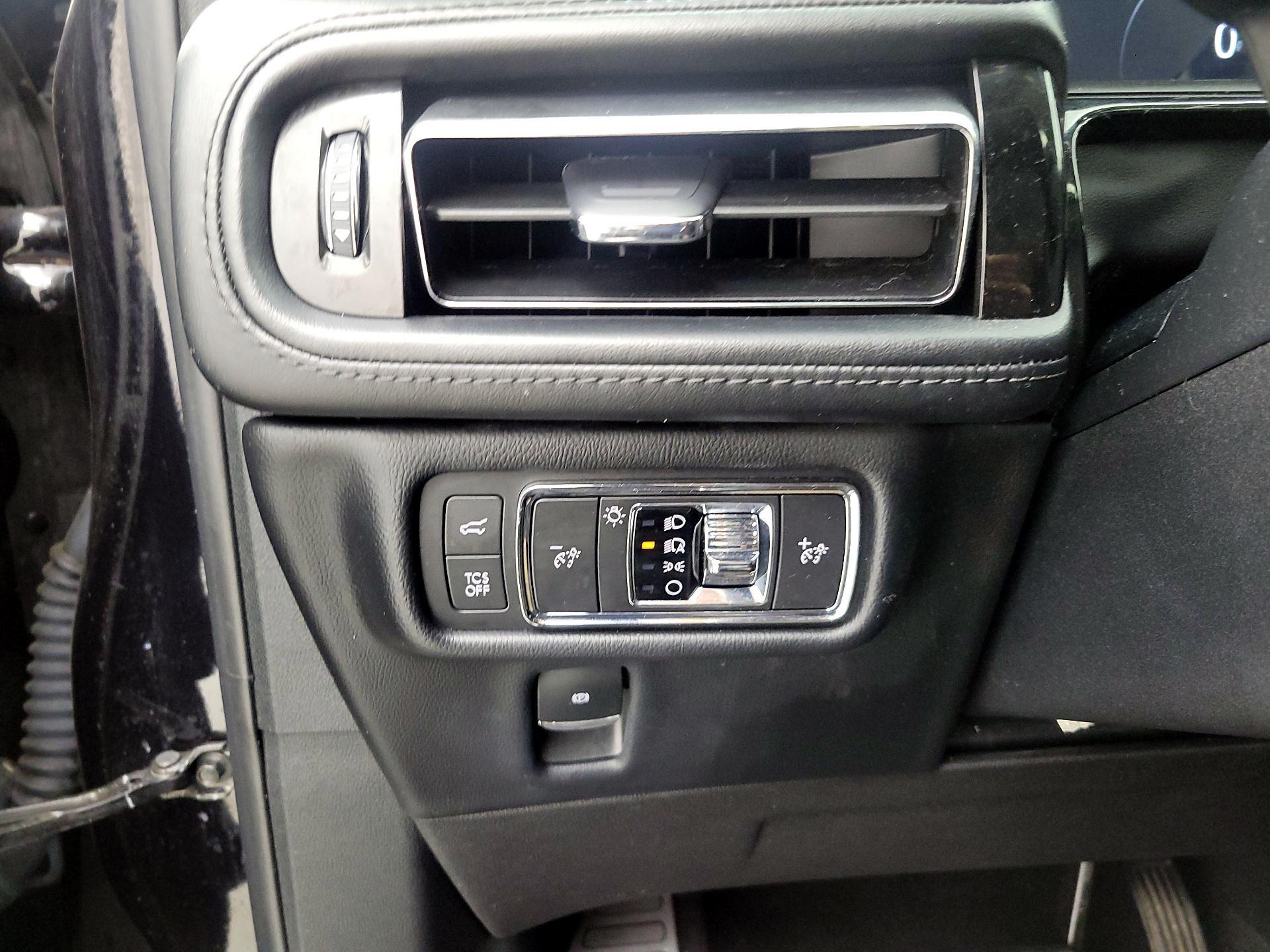 Thumbnail: 2022 Lincoln Nautilus - 14